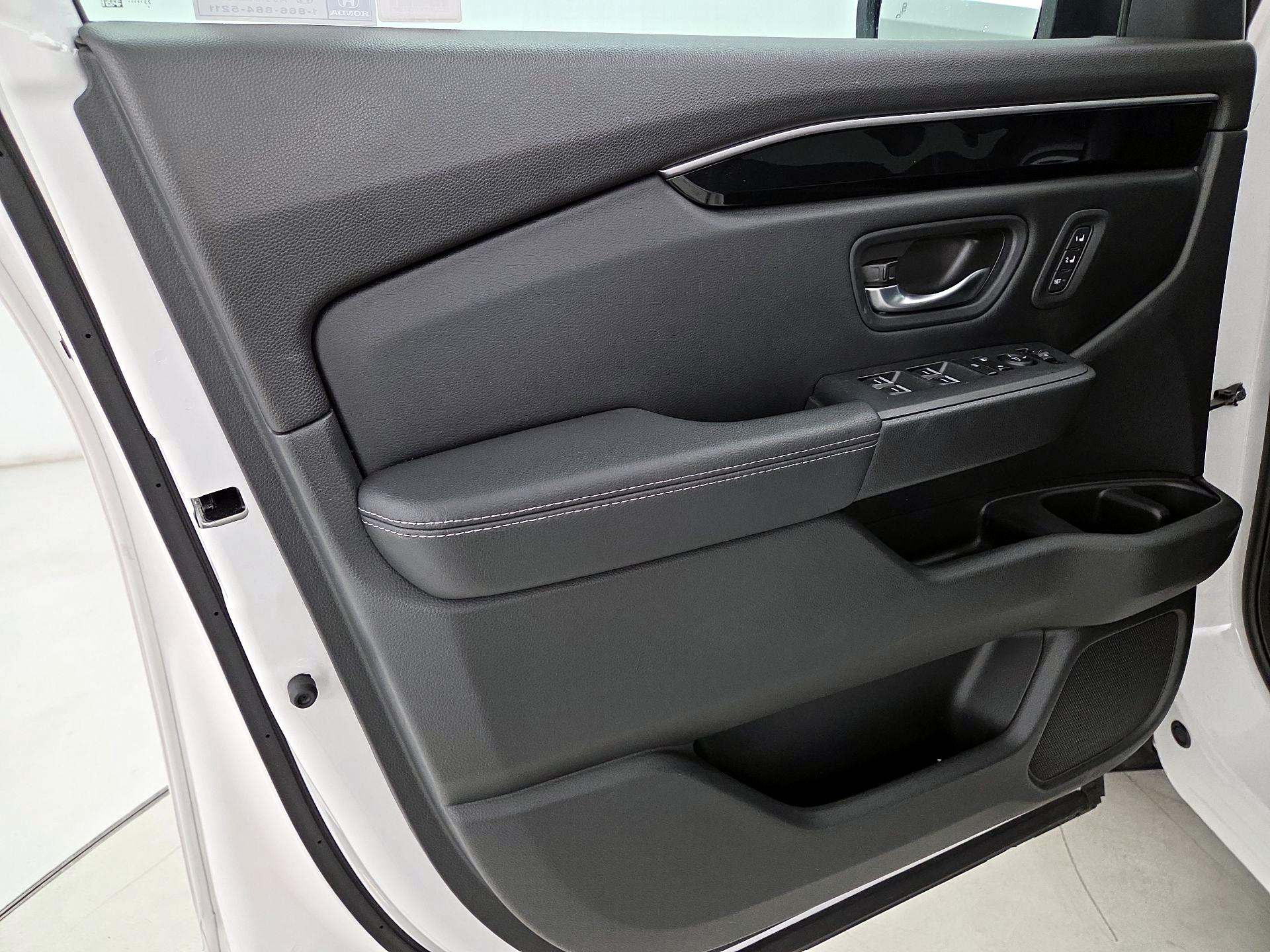 Thumbnail: 2024 Honda Pilot - 12