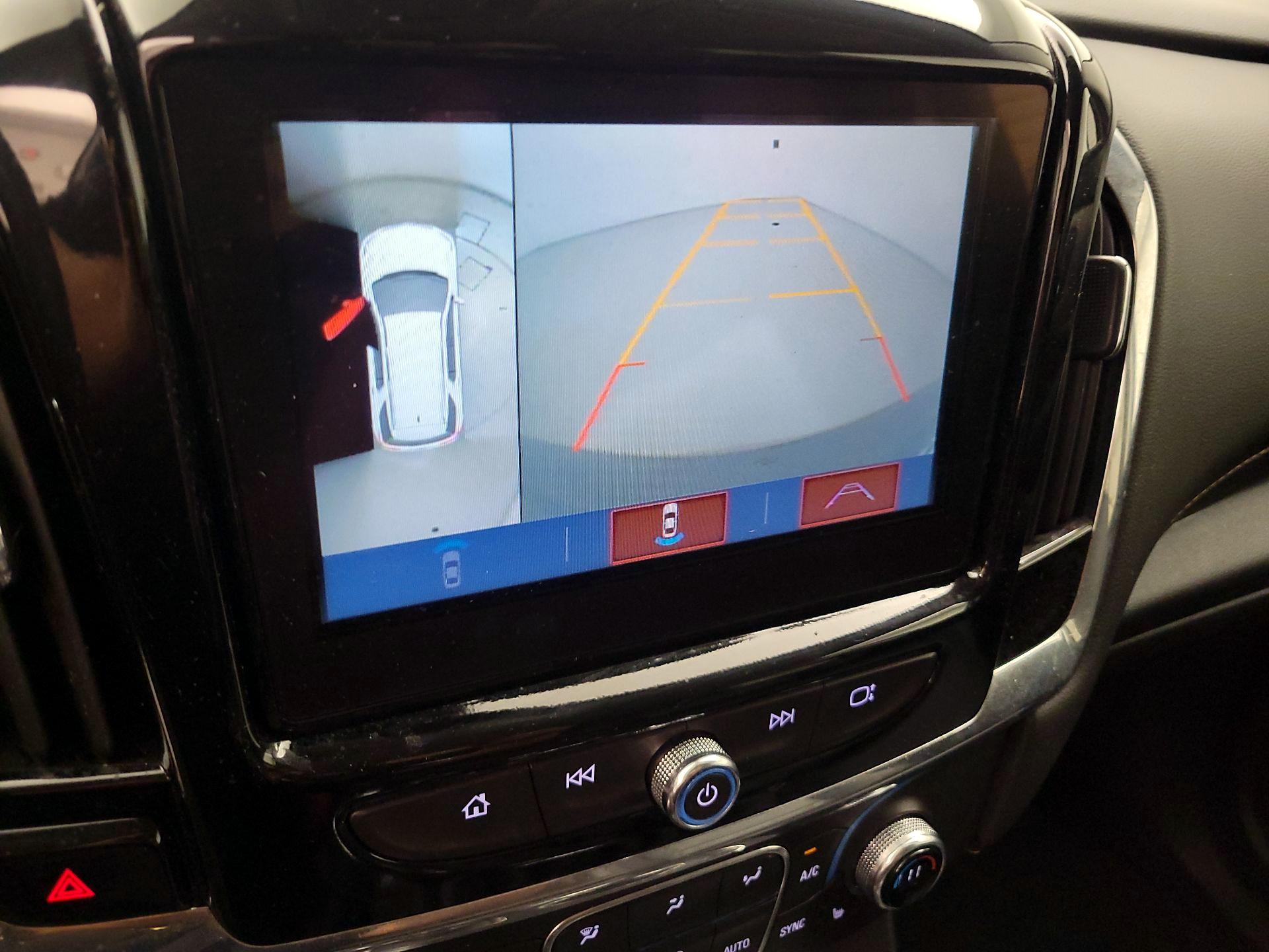 Thumbnail: 2018 Chevrolet Traverse - 14