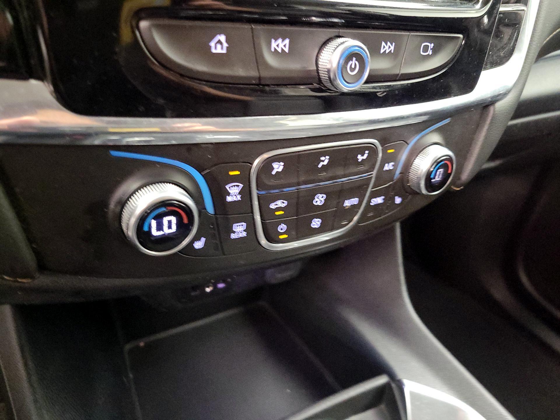 Thumbnail: 2018 Chevrolet Traverse - 16