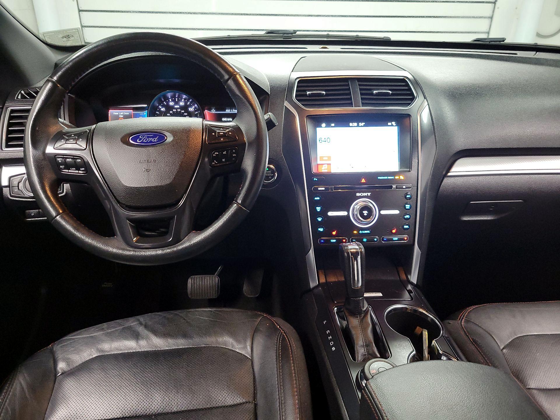 Thumbnail: 2017 Ford Explorer - 9