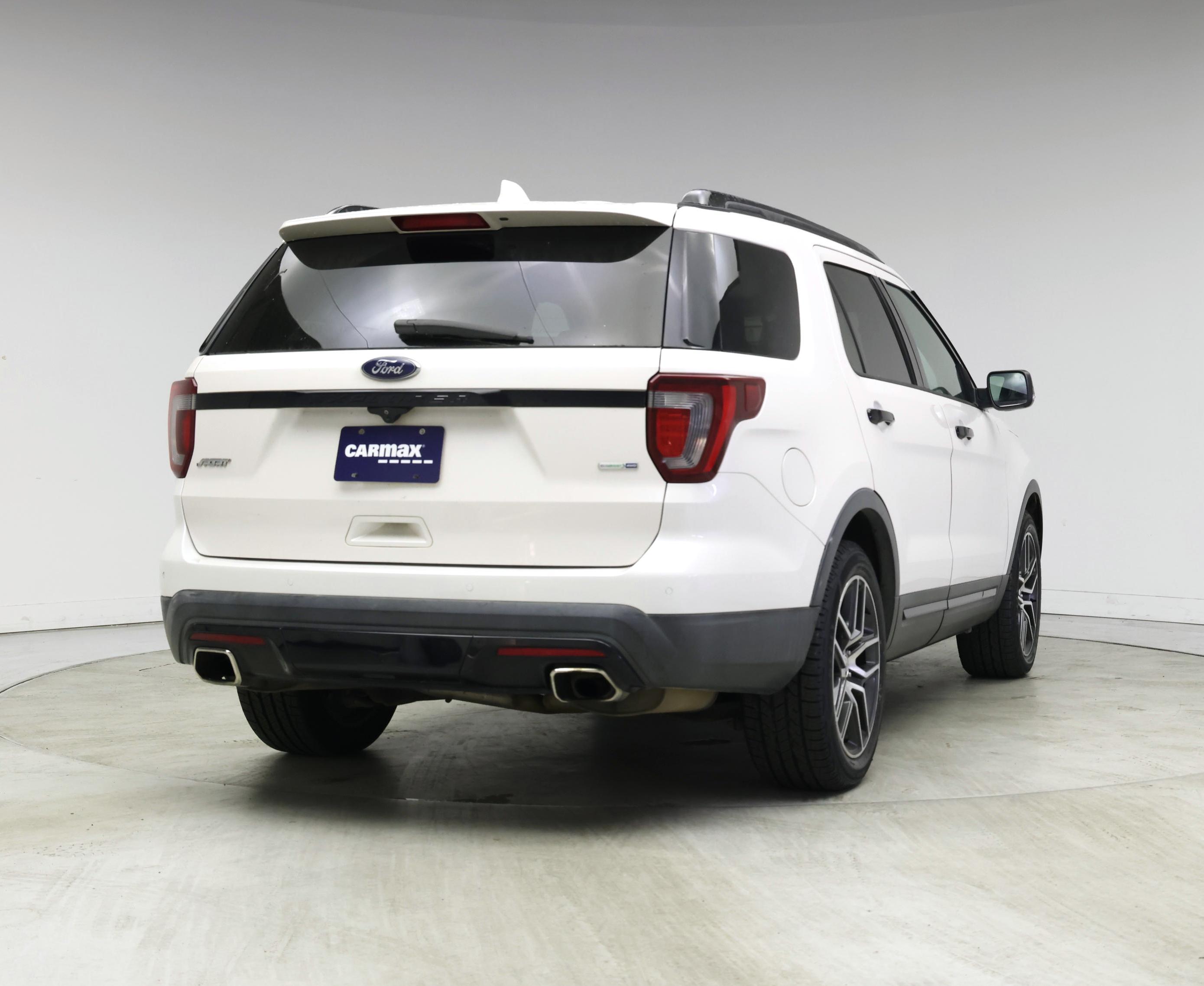 Thumbnail: 2017 Ford Explorer - 8