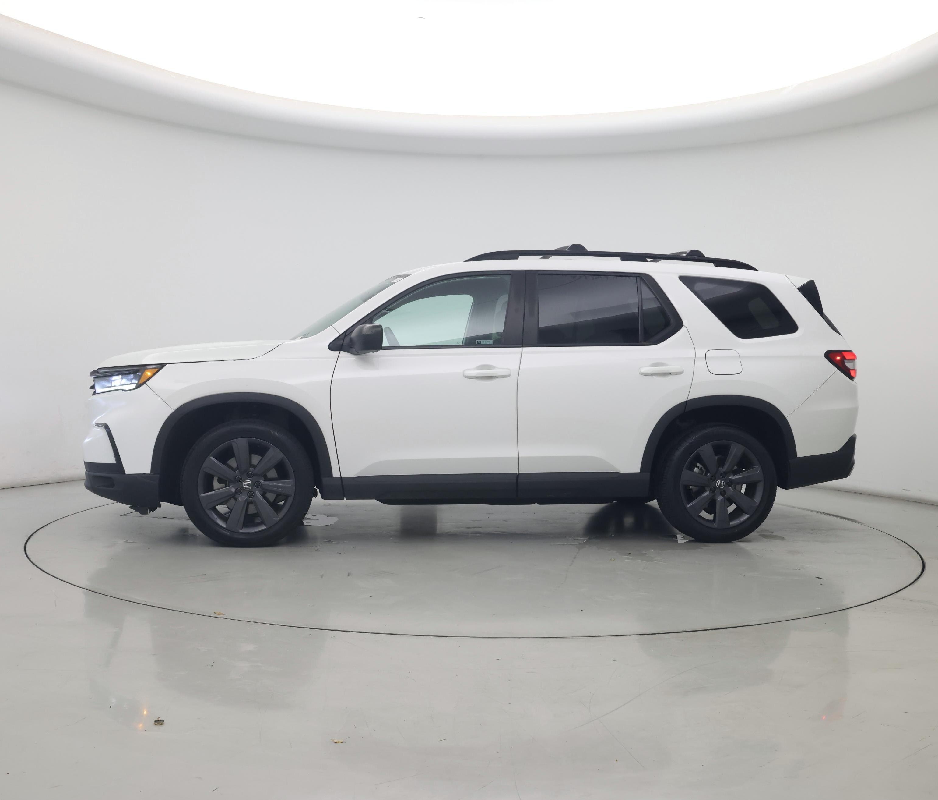 Thumbnail: 2023 Honda Pilot - 3