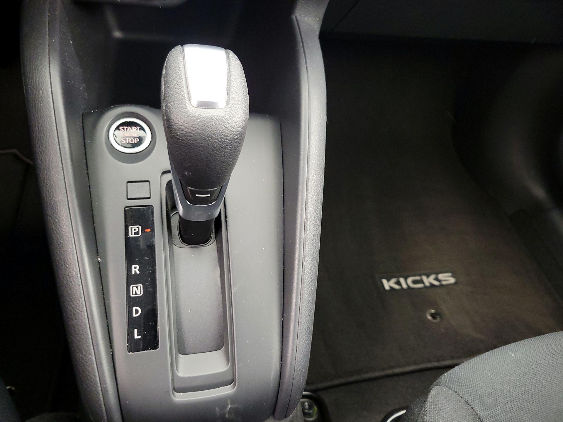 Thumbnail: 2023 Nissan Kicks - 17