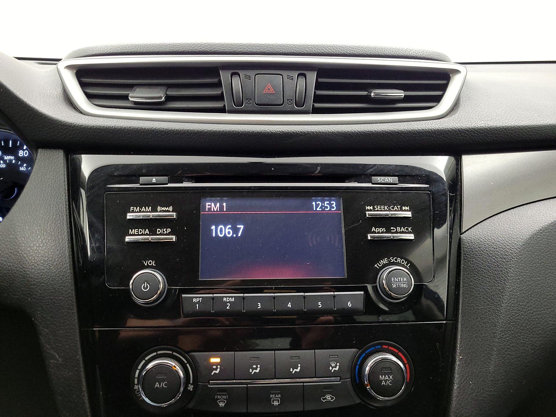 Thumbnail: 2016 Nissan Rogue - 15