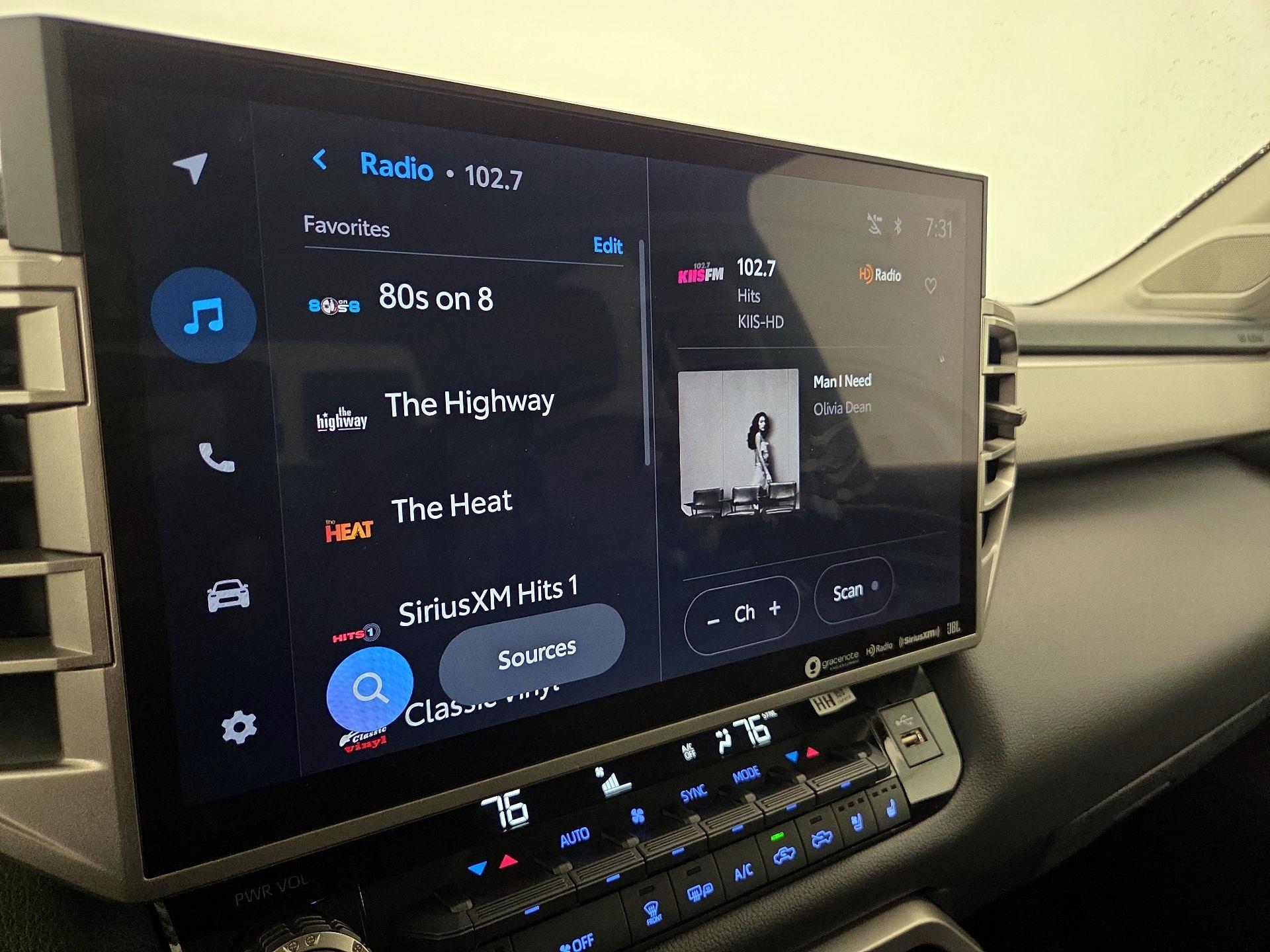 Thumbnail: 2022 Toyota Tundra - 15