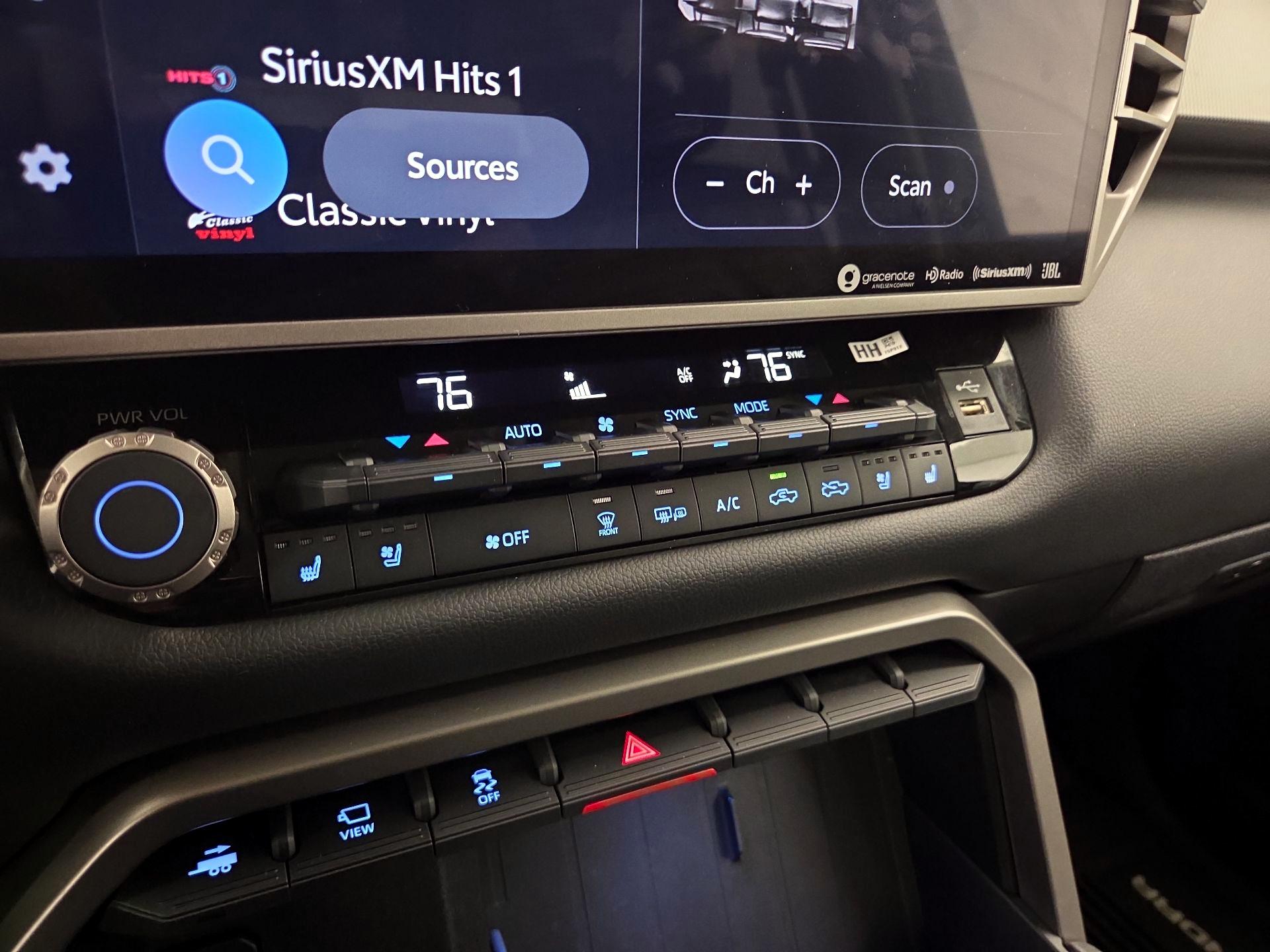 Thumbnail: 2022 Toyota Tundra - 16