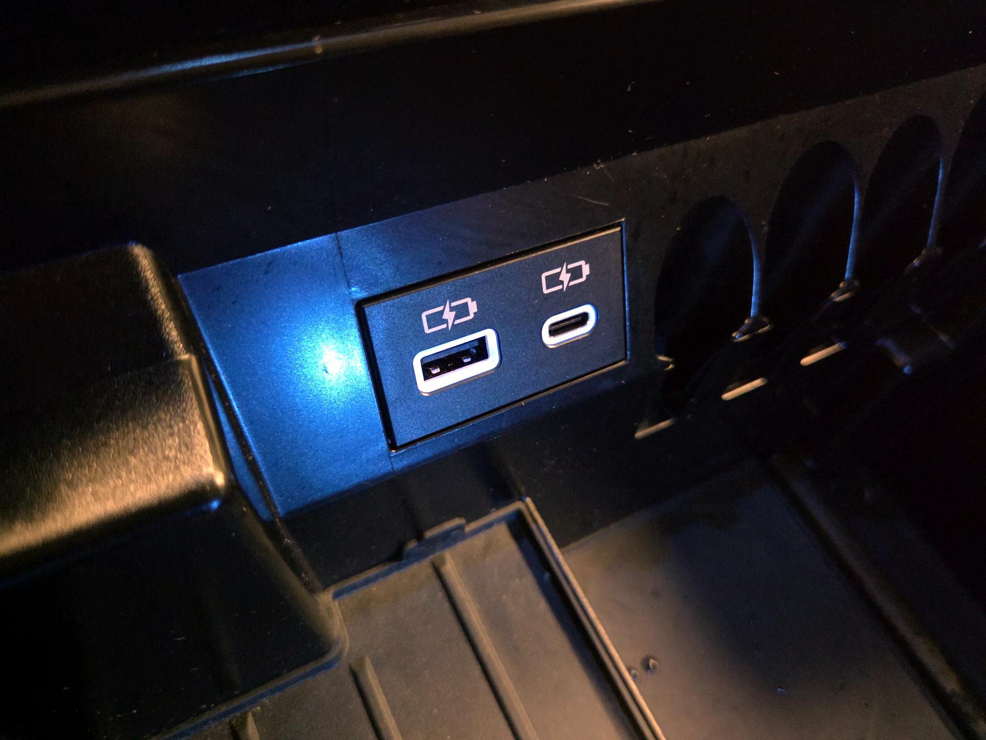 Thumbnail: 2022 Toyota Tundra - 18