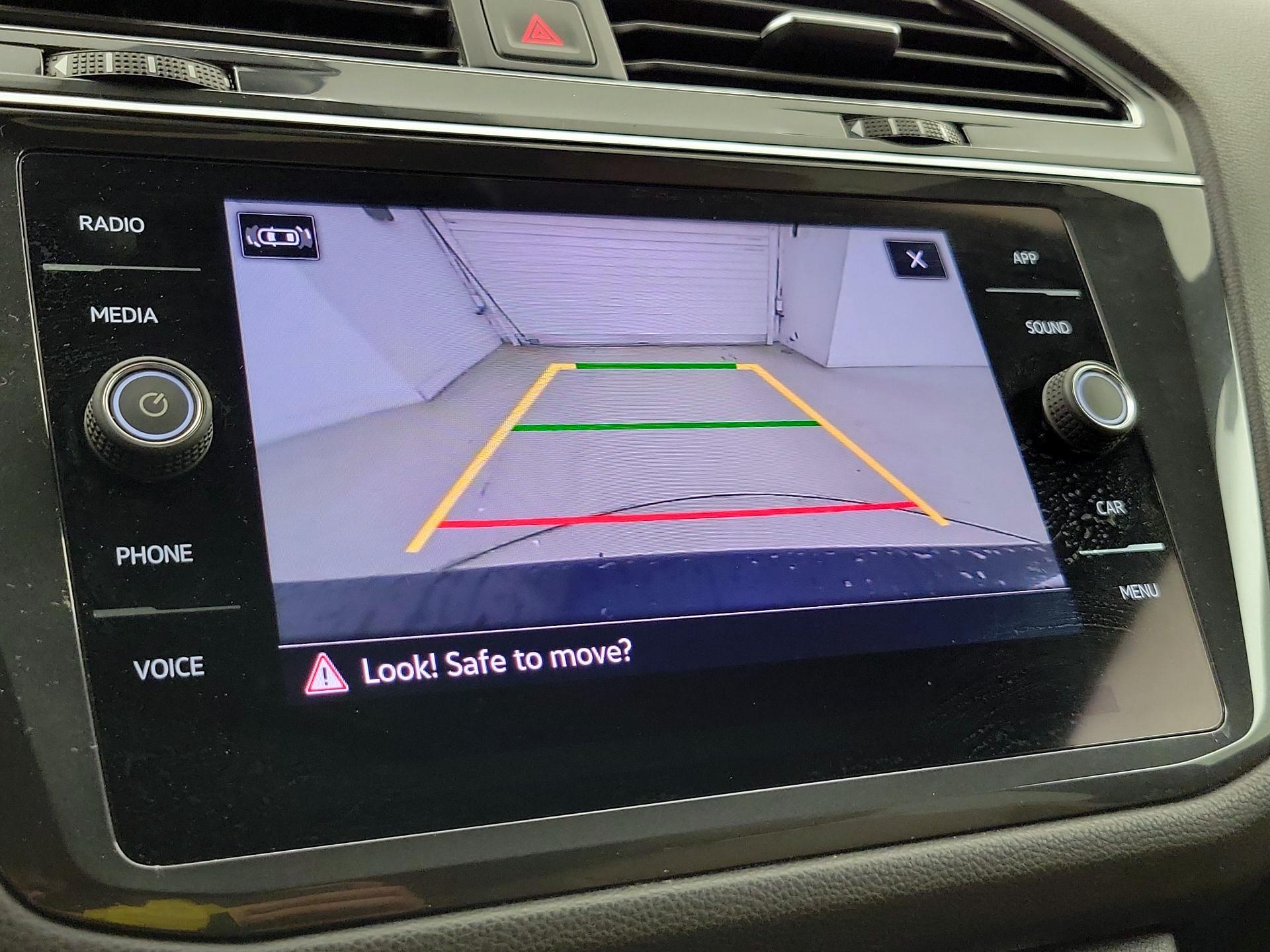 Thumbnail: 2022 Volkswagen Tiguan - 14