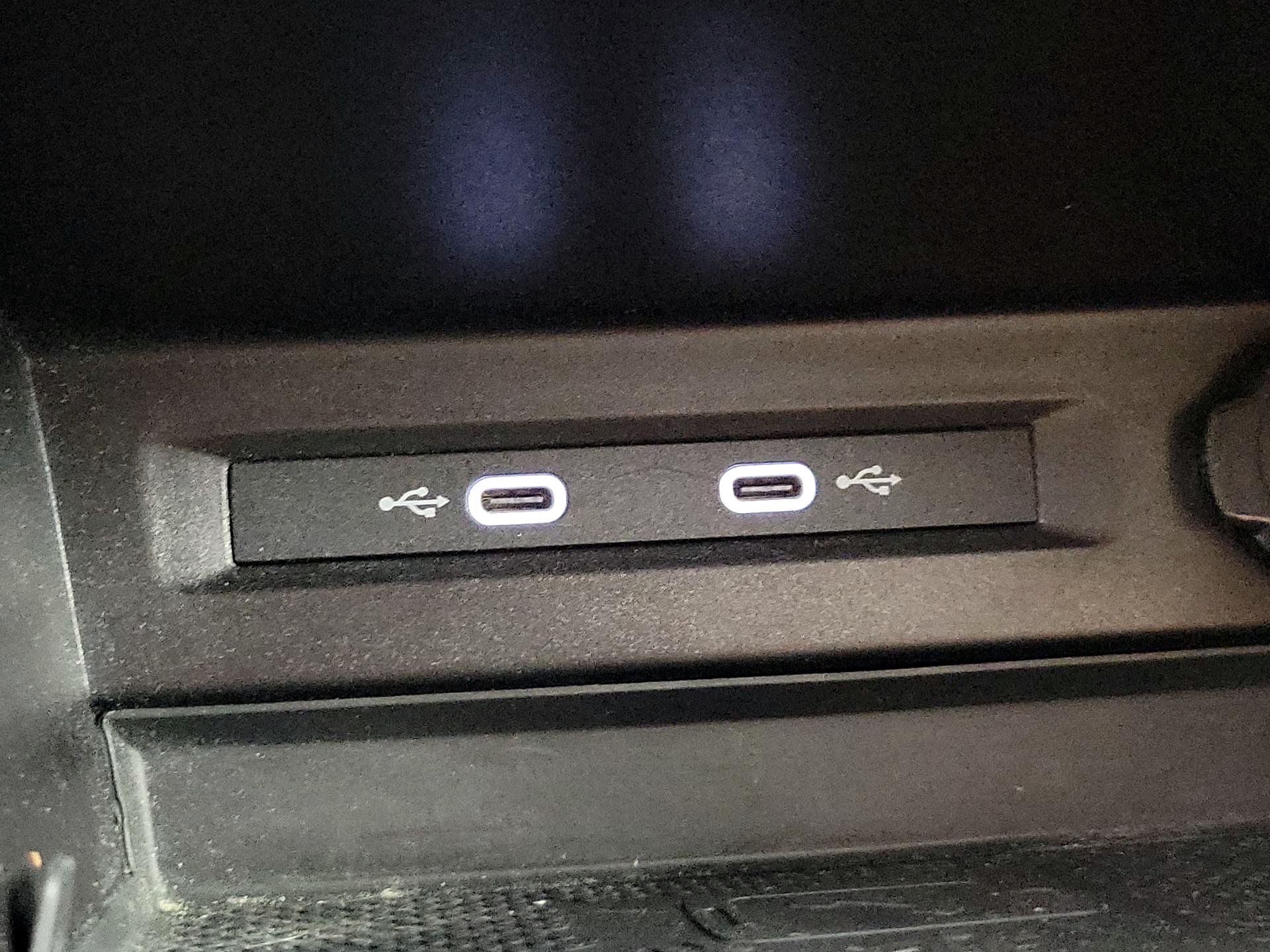 Thumbnail: 2022 Volkswagen Tiguan - 18