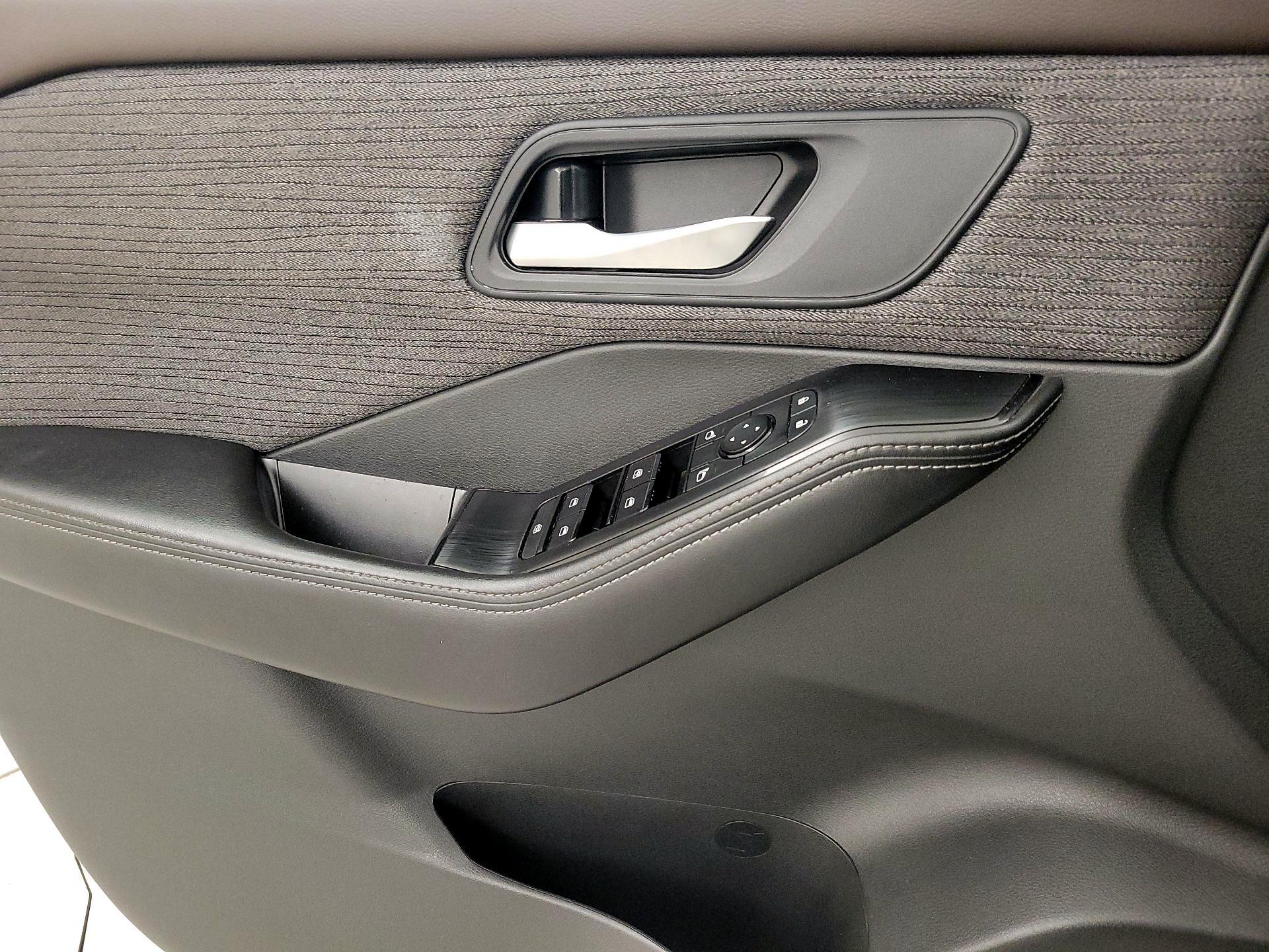 Thumbnail: 2021 Nissan Rogue - 12