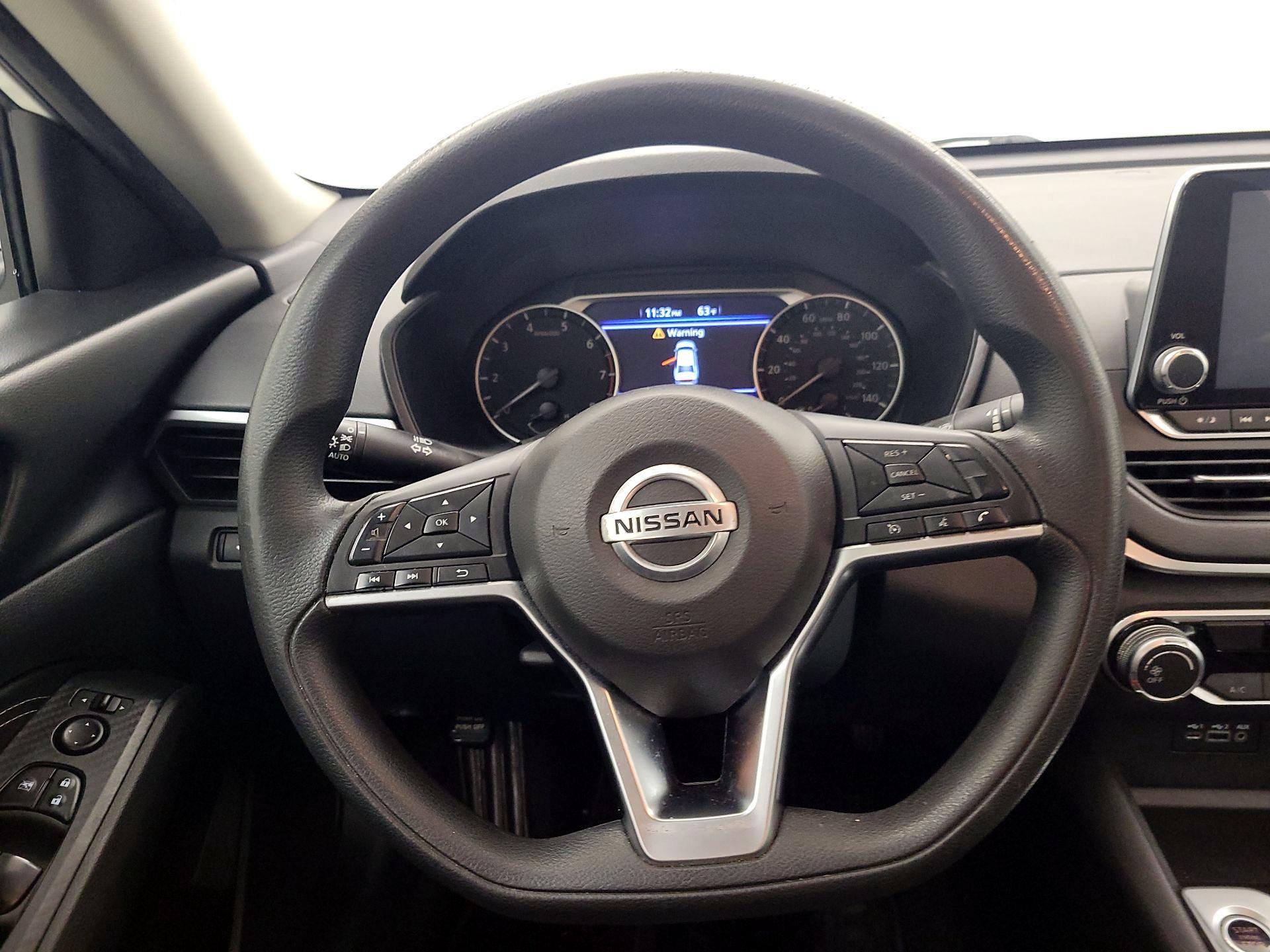 Thumbnail: 2020 Nissan Altima - 10