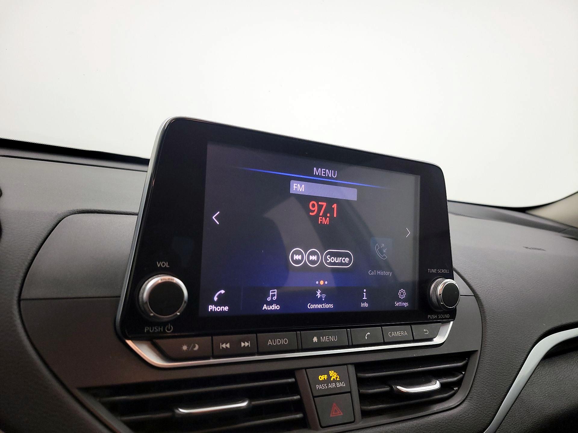 Thumbnail: 2020 Nissan Altima - 15