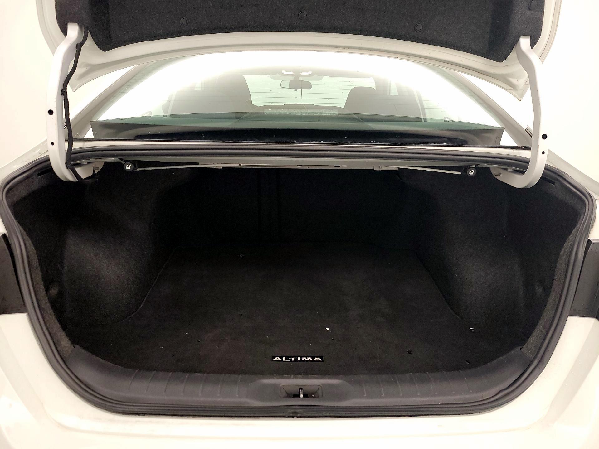 Thumbnail: 2020 Nissan Altima - 20