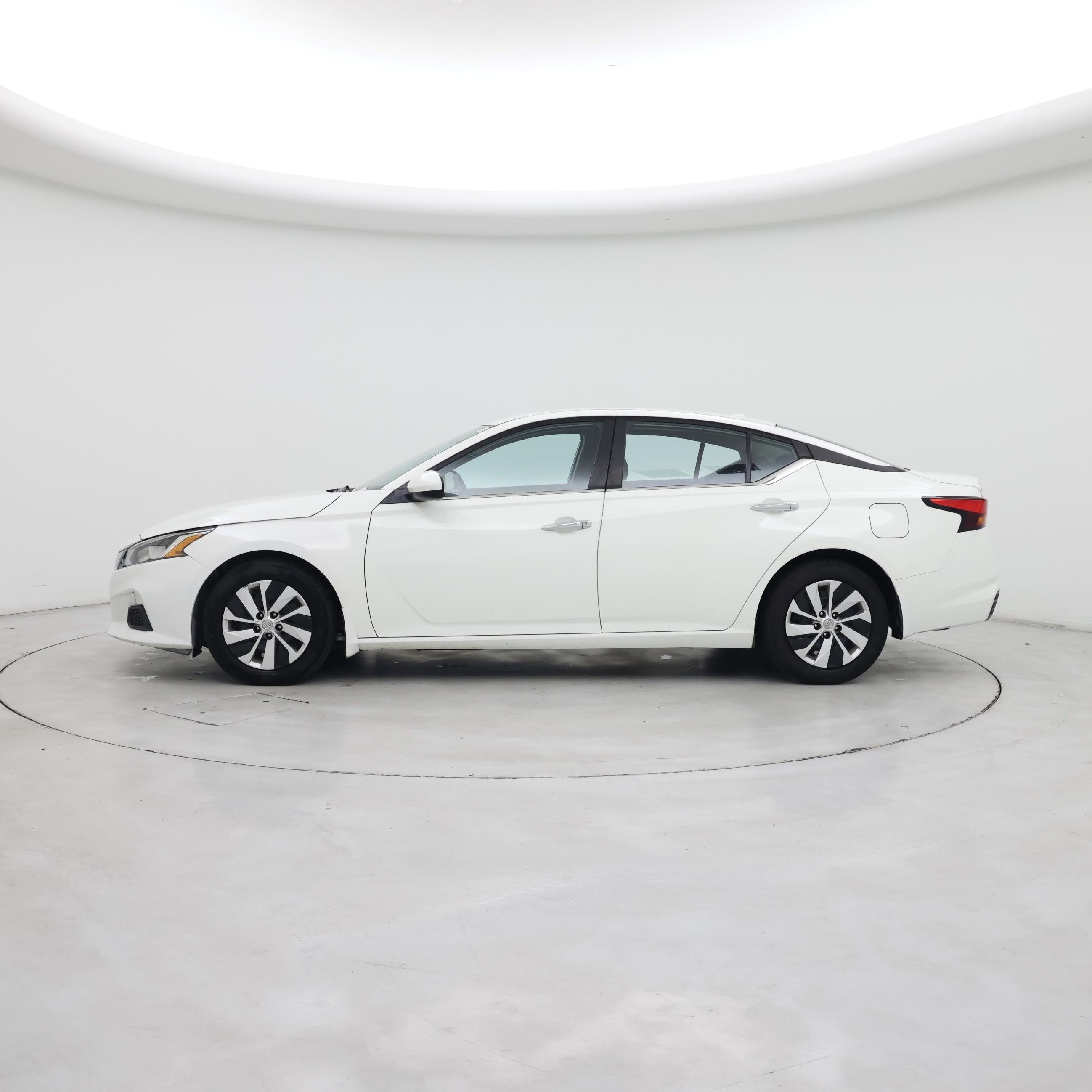 Thumbnail: 2020 Nissan Altima - 3