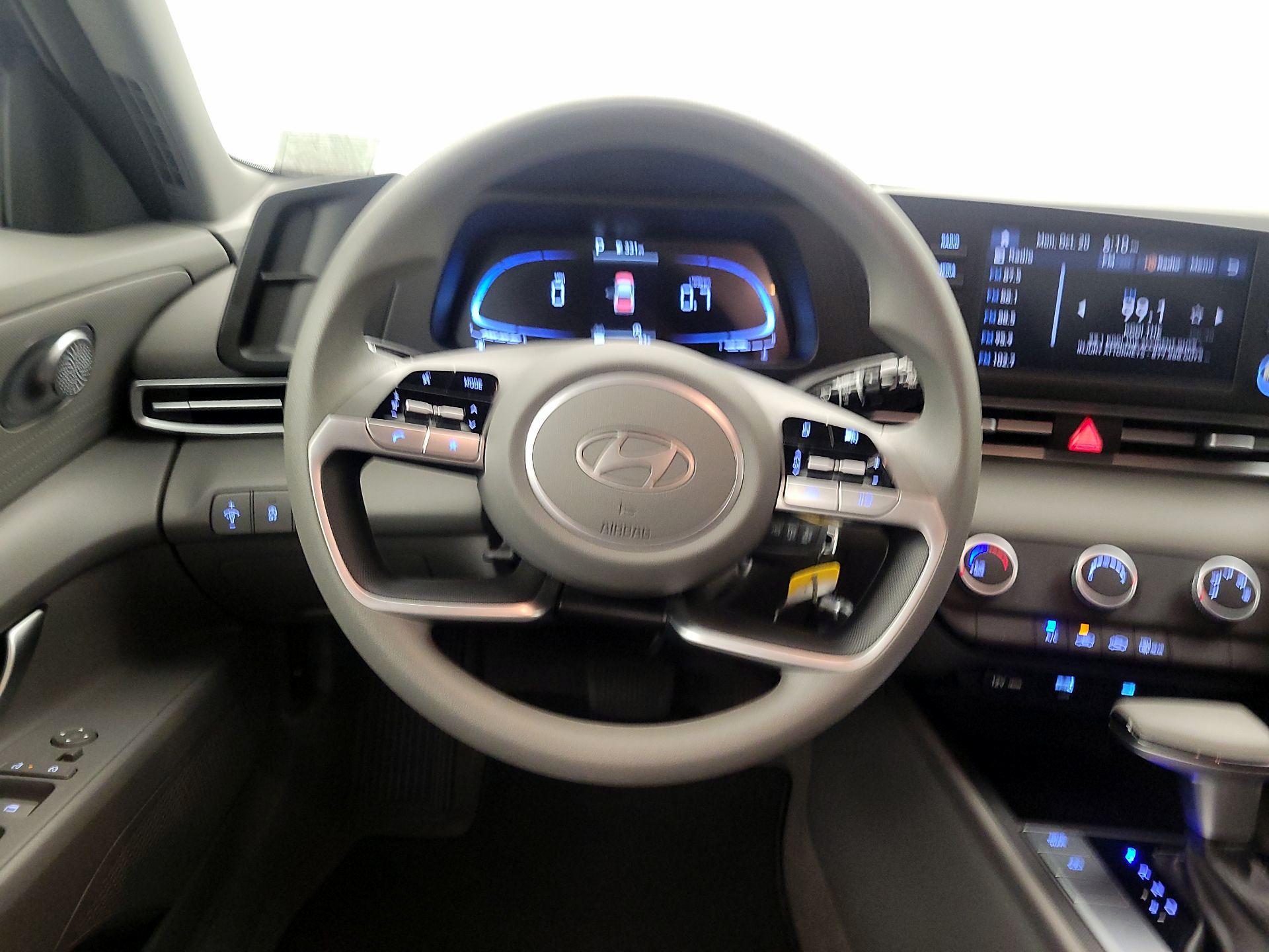 Thumbnail: 2024 Hyundai Elantra - 10