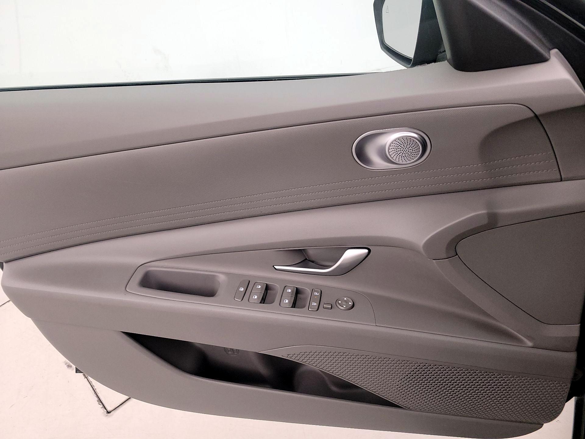 Thumbnail: 2024 Hyundai Elantra - 12