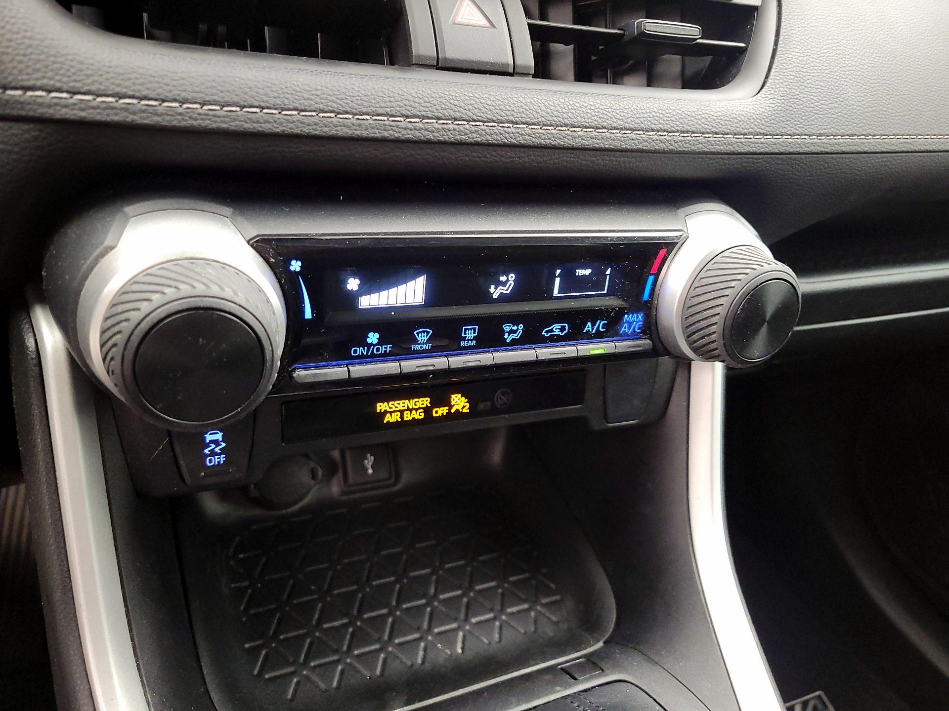 Thumbnail: 2022 Toyota RAV4 - 16