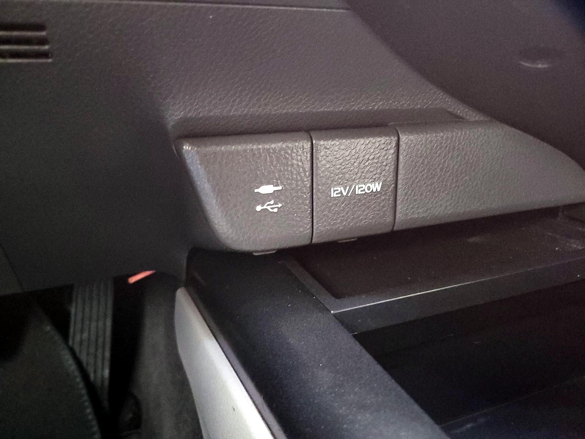 Thumbnail: 2019 Toyota Camry - 18