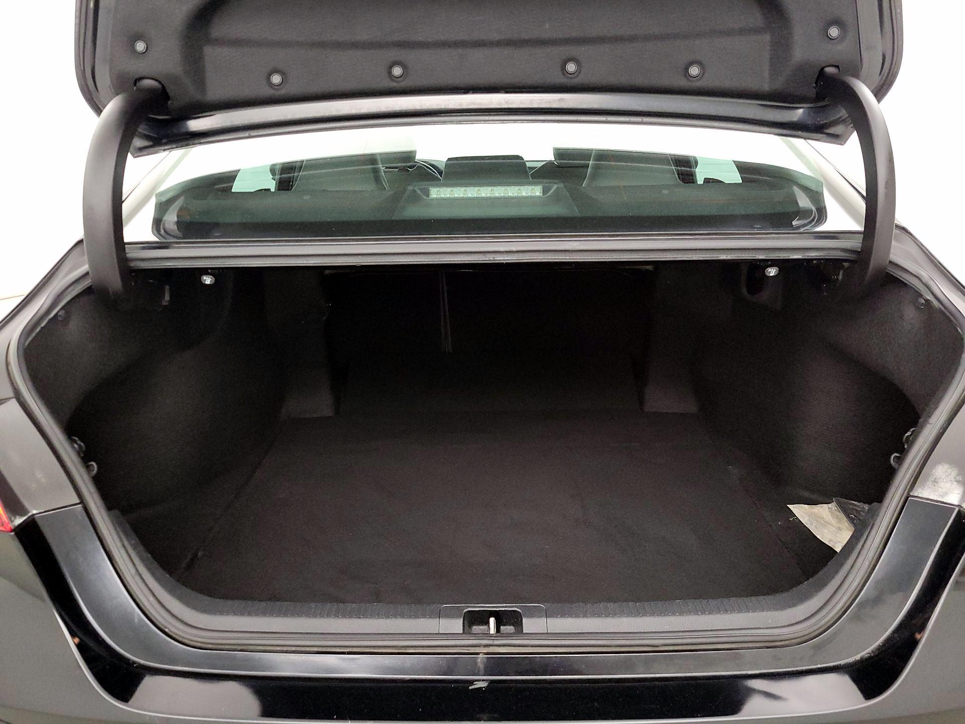 Thumbnail: 2019 Toyota Camry - 20