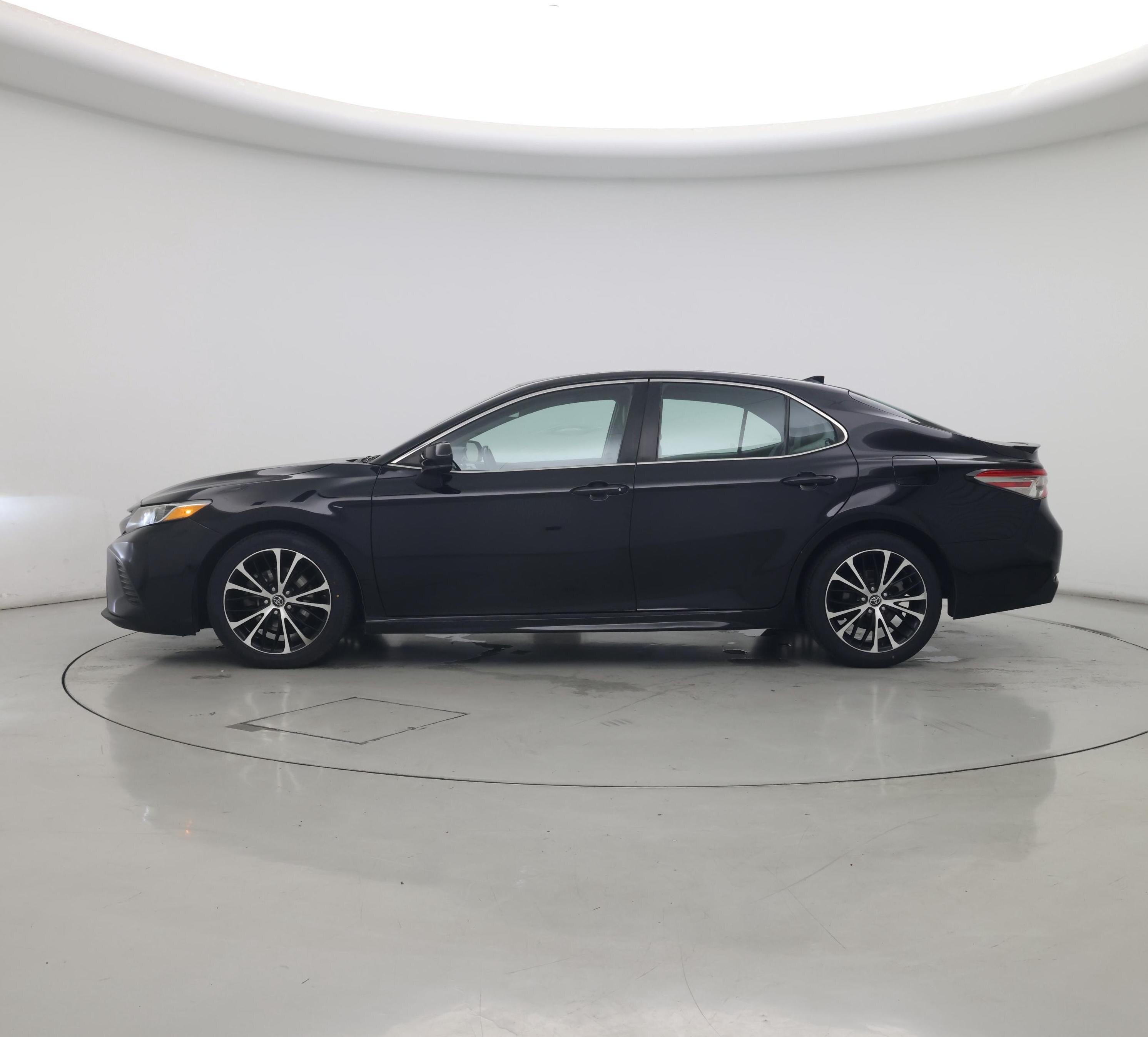 Thumbnail: 2019 Toyota Camry - 3
