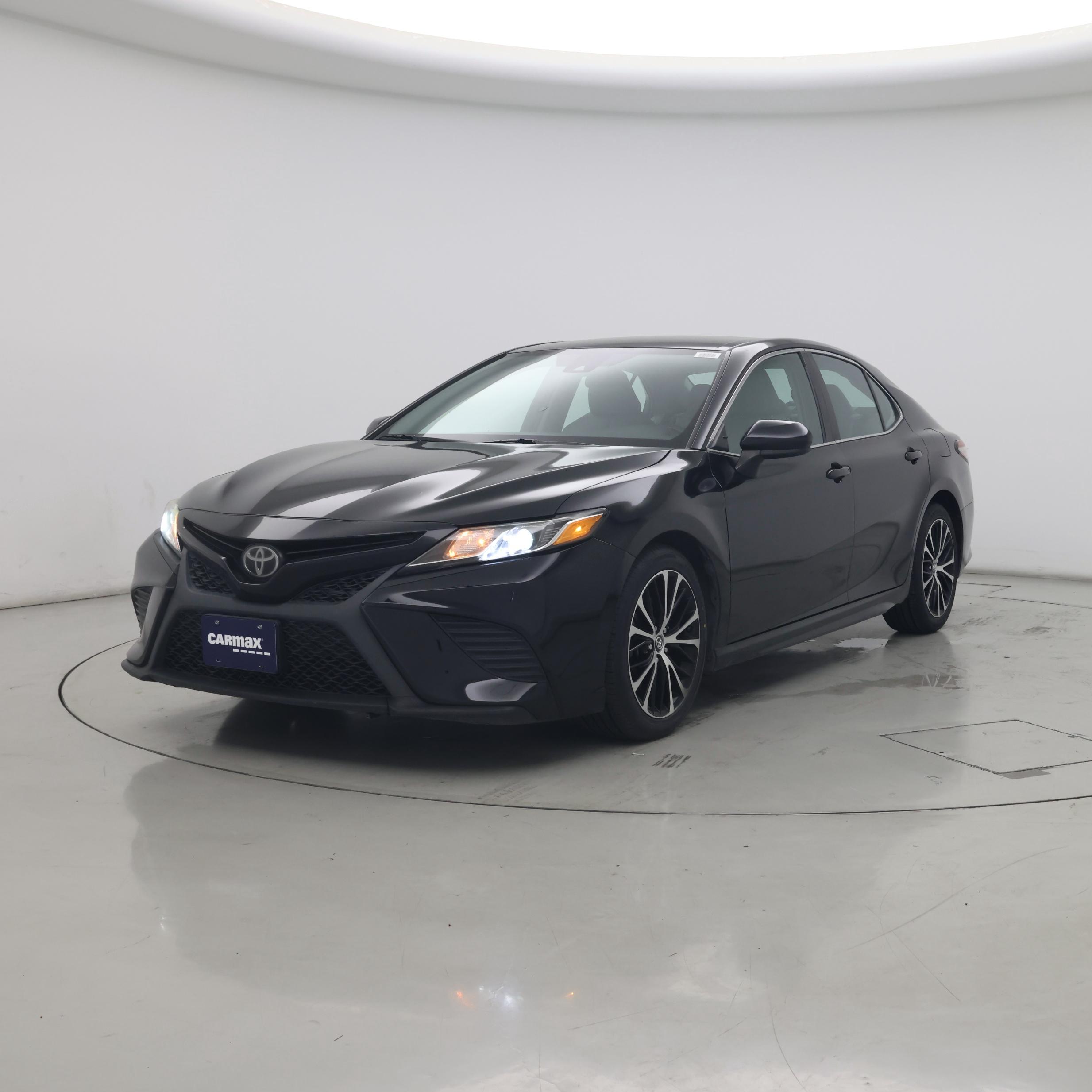 Thumbnail: 2019 Toyota Camry - 4