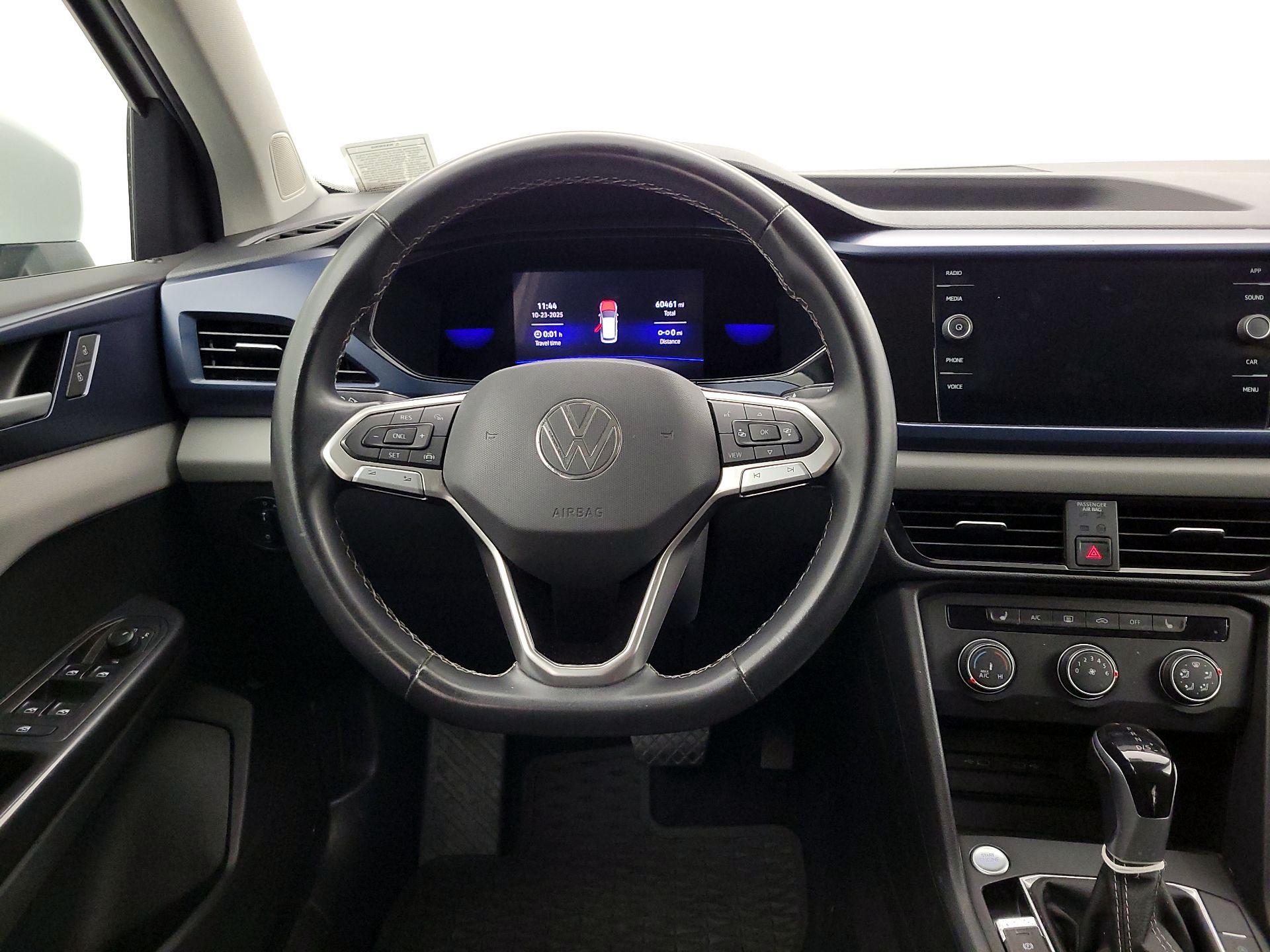 Thumbnail: 2022 Volkswagen Taos - 10