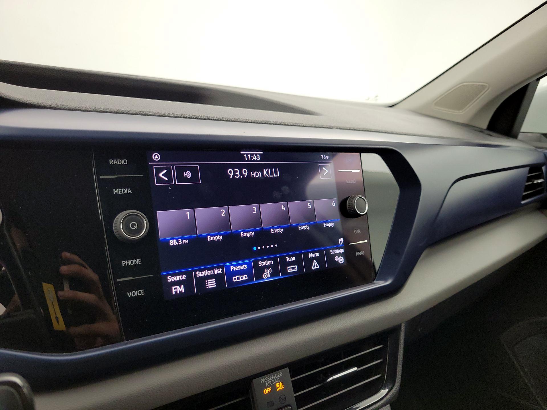 Thumbnail: 2022 Volkswagen Taos - 15