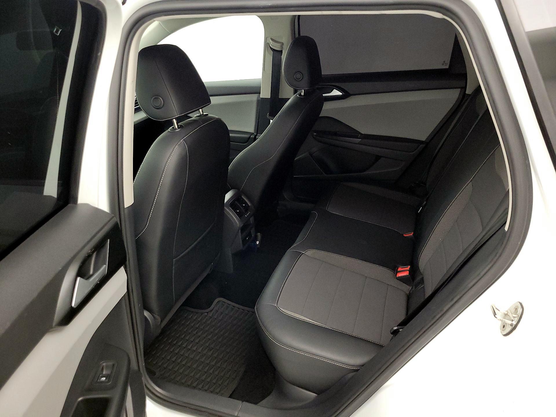 Thumbnail: 2022 Volkswagen Taos - 18