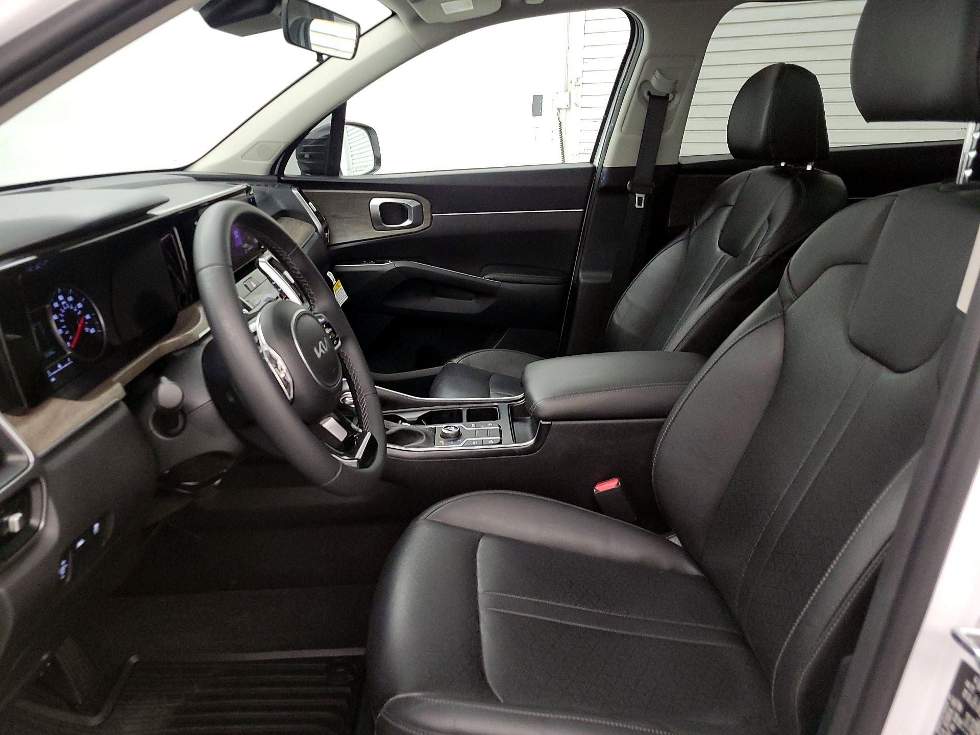 Thumbnail: 2022 Kia Sorento - 11