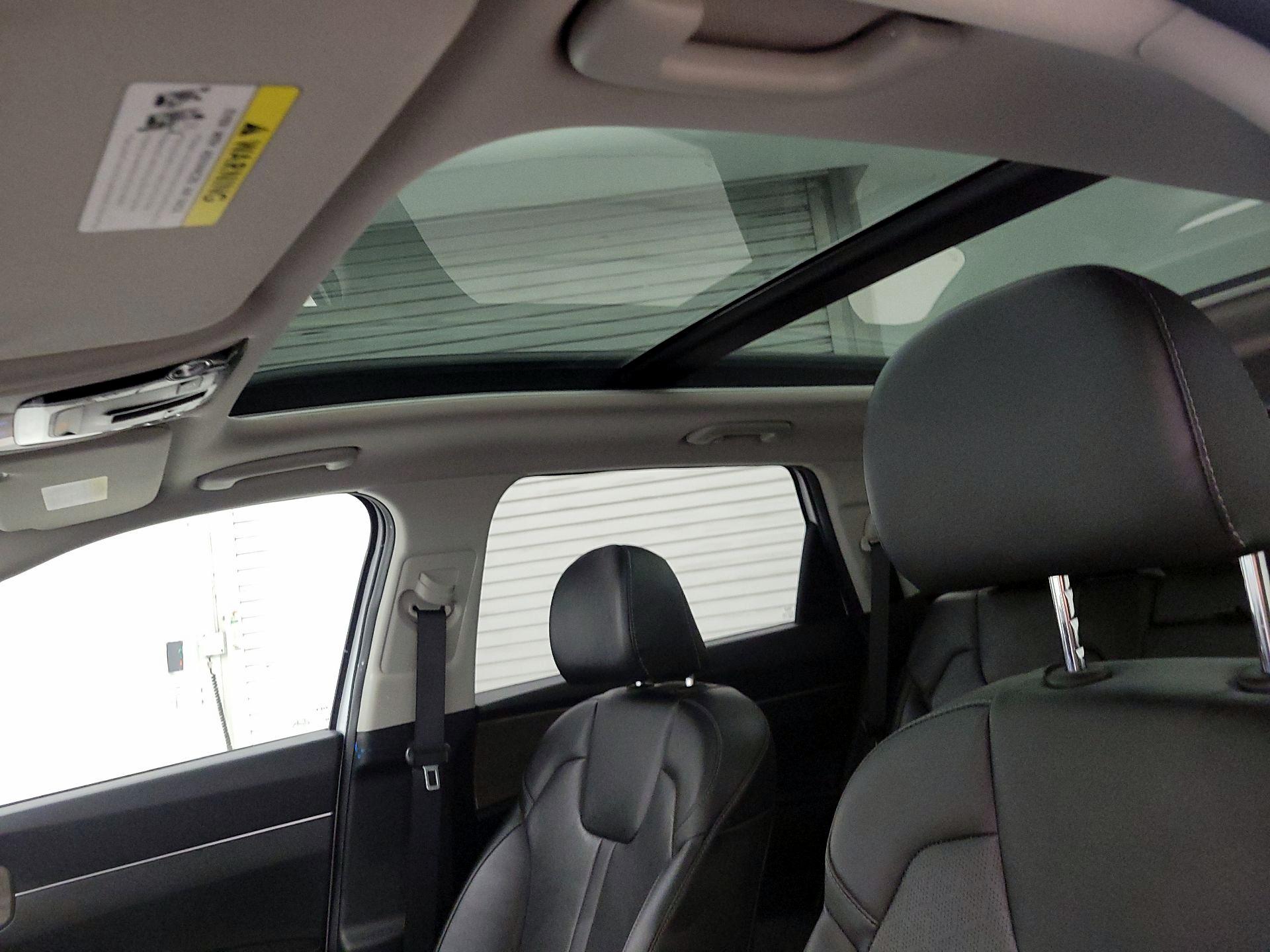 Thumbnail: 2022 Kia Sorento - 19