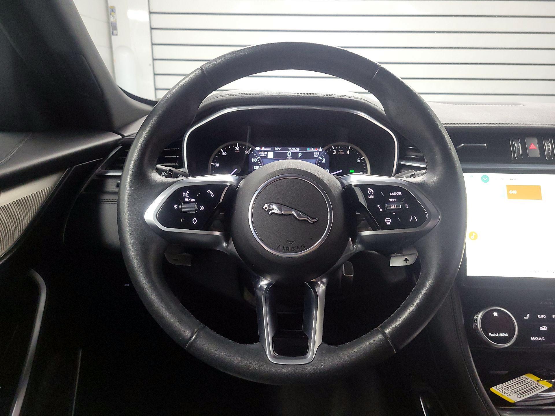 Thumbnail: 2023 Jaguar F-Pace - 10