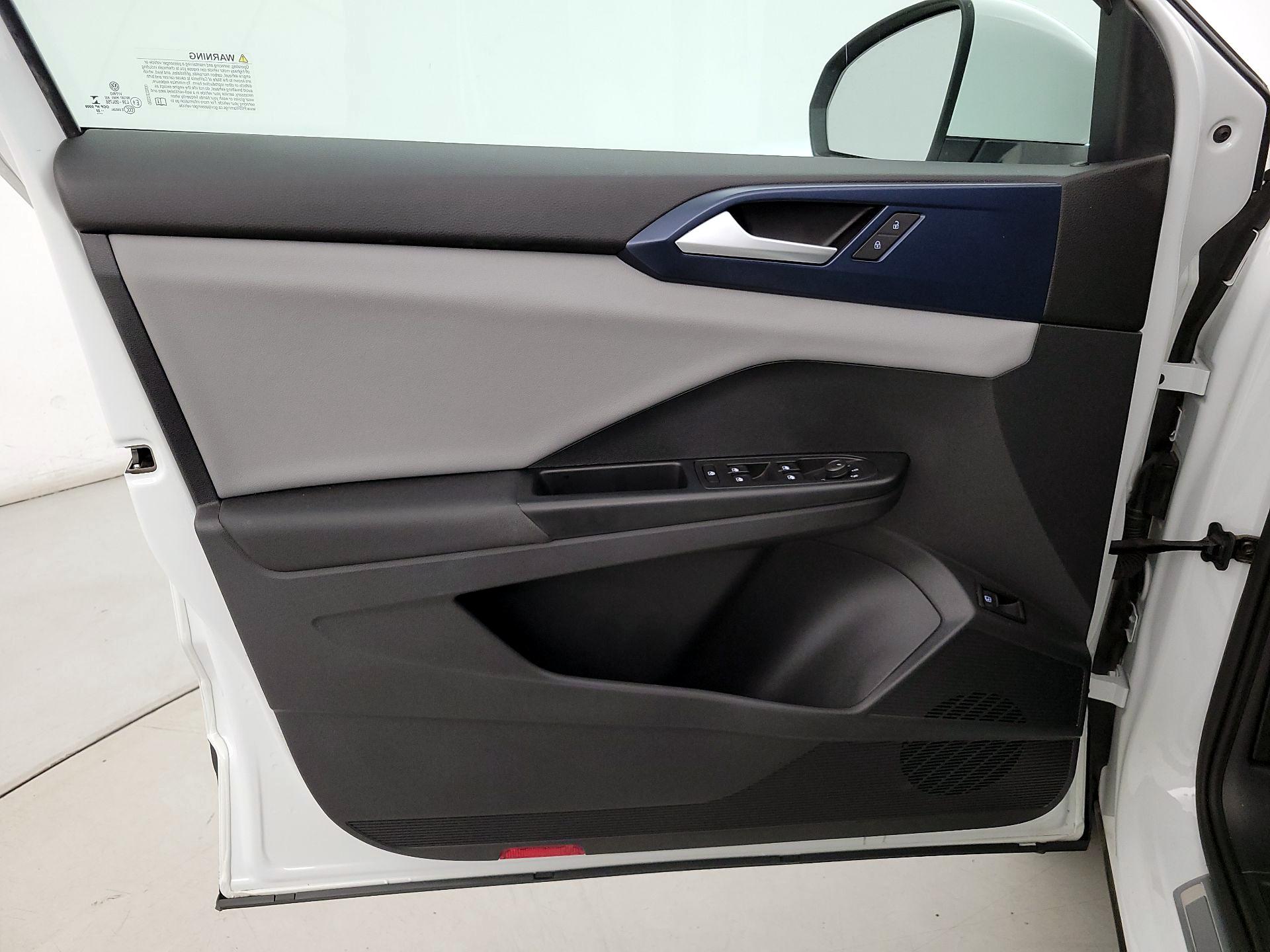 Thumbnail: 2022 Volkswagen Taos - 12