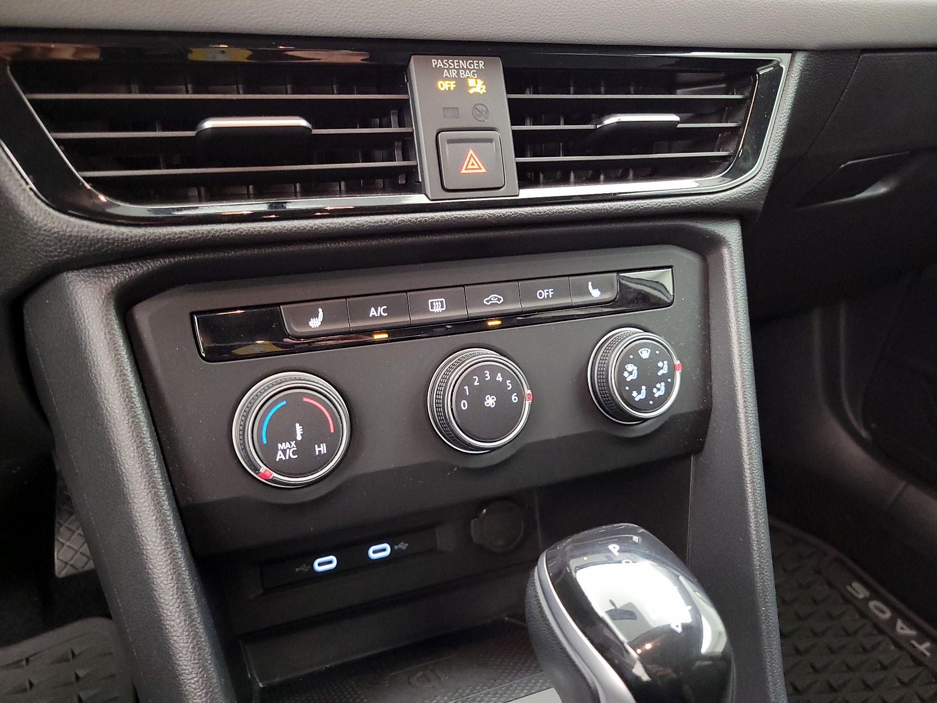 Thumbnail: 2022 Volkswagen Taos - 16