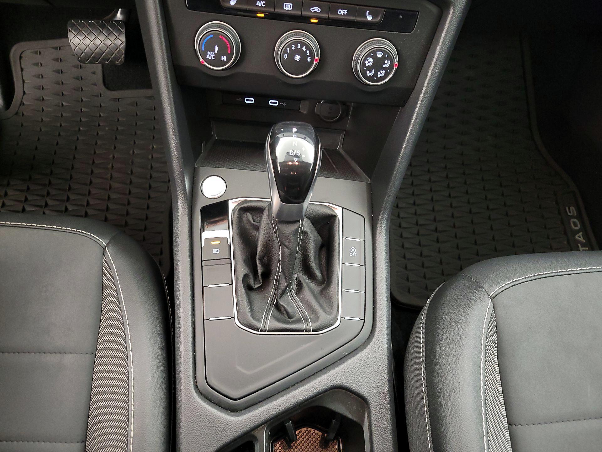 Thumbnail: 2022 Volkswagen Taos - 17