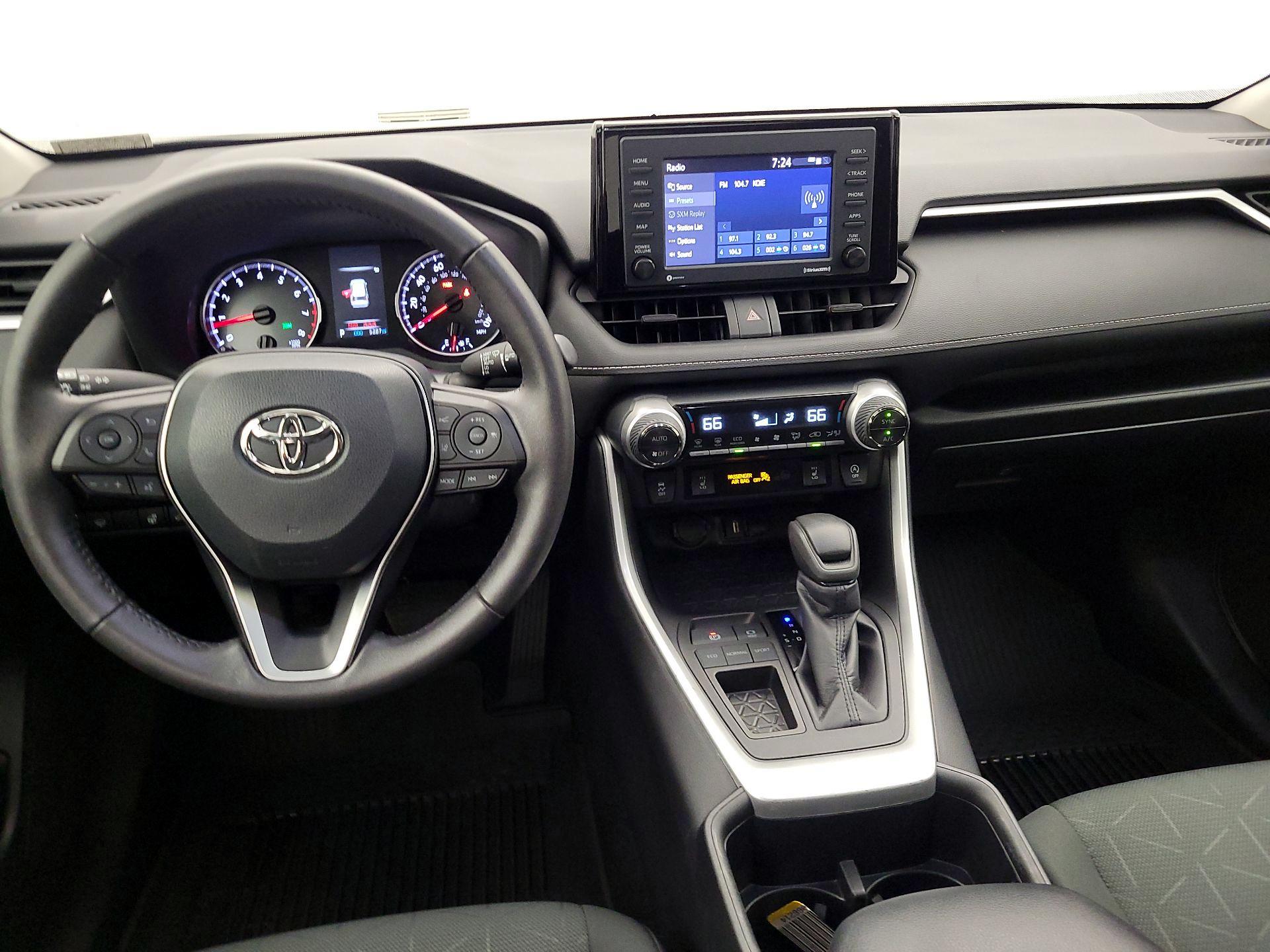 Thumbnail: 2022 Toyota RAV4 - 9