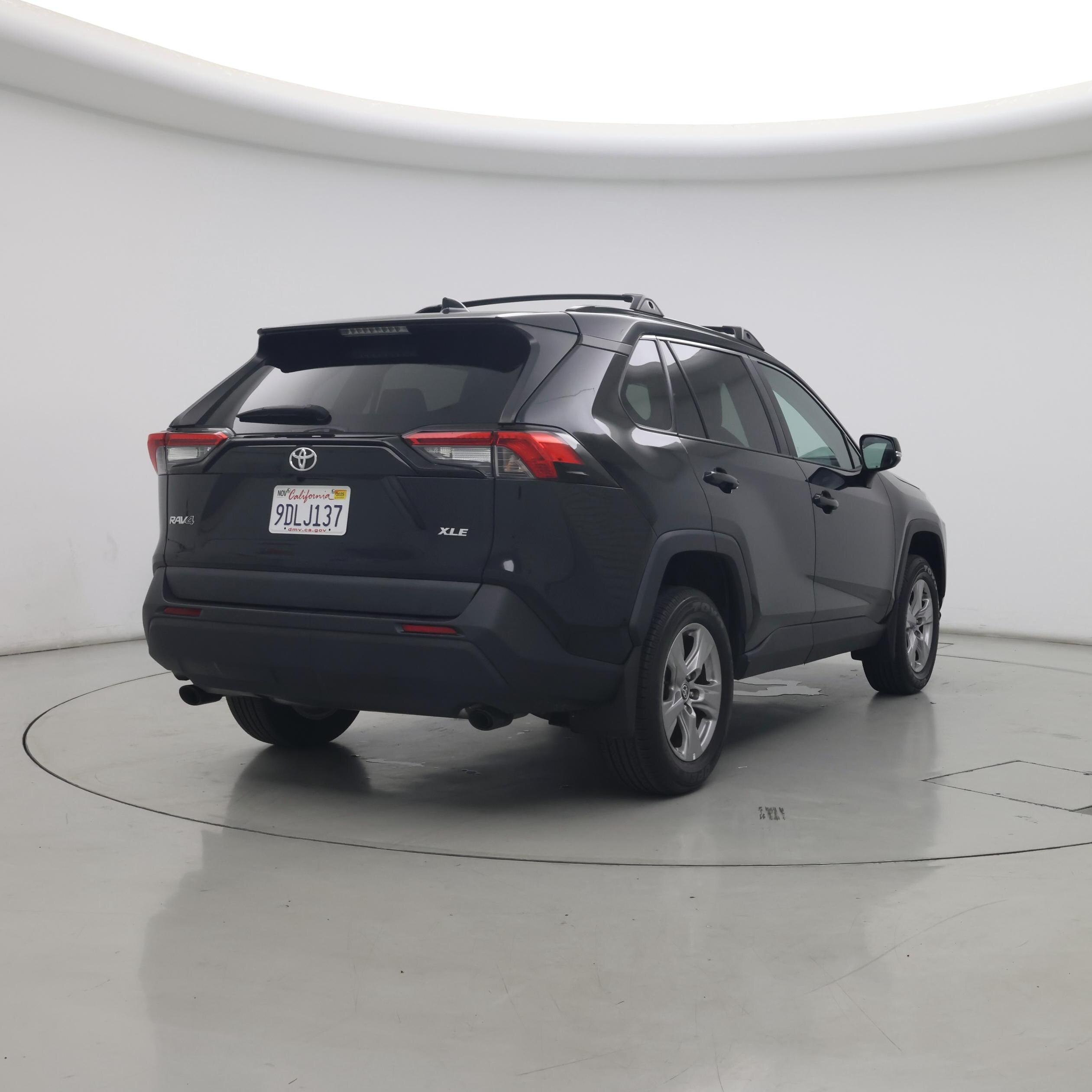 Thumbnail: 2022 Toyota RAV4 - 8