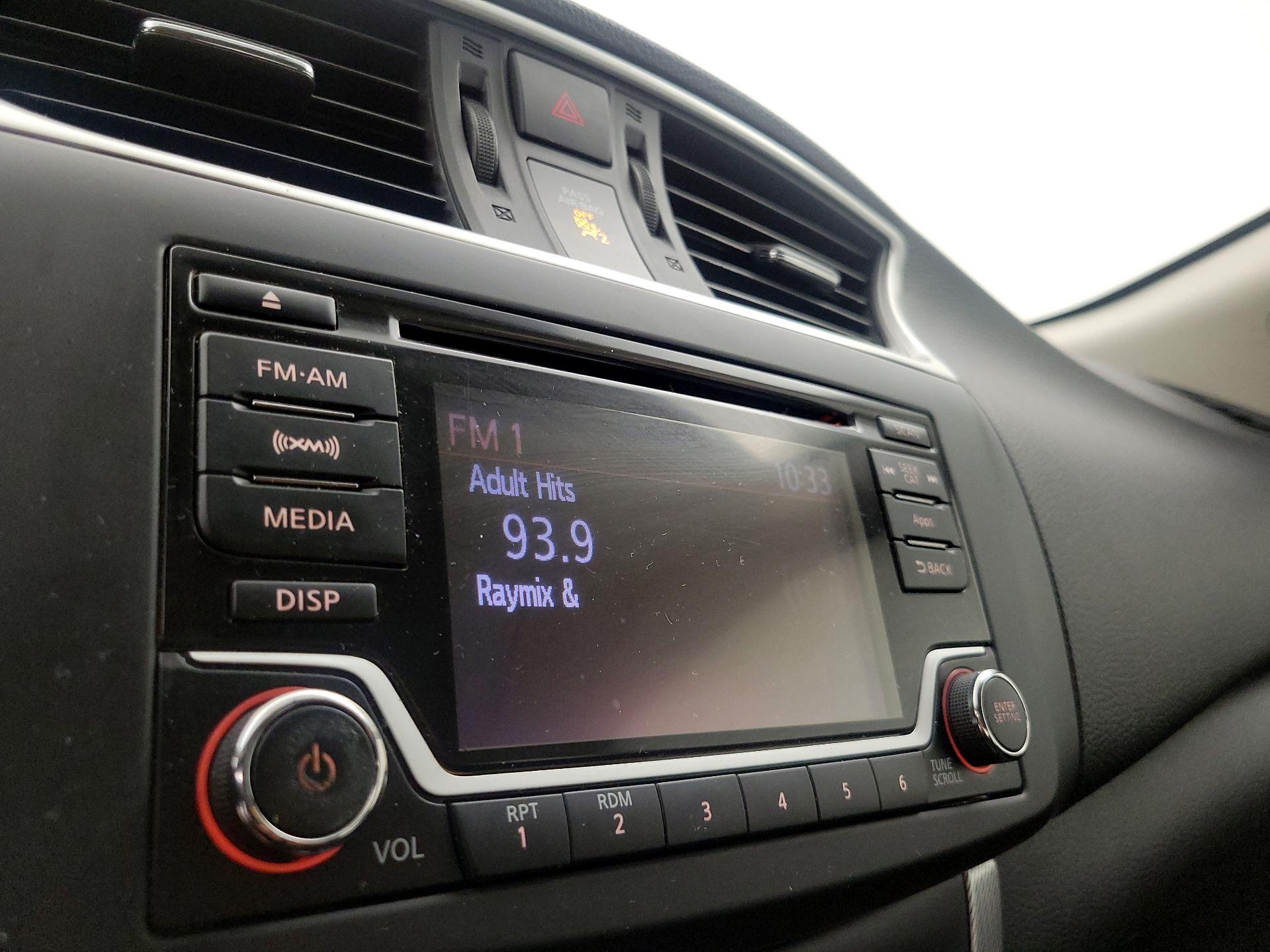 Thumbnail: 2015 Nissan Sentra - 15