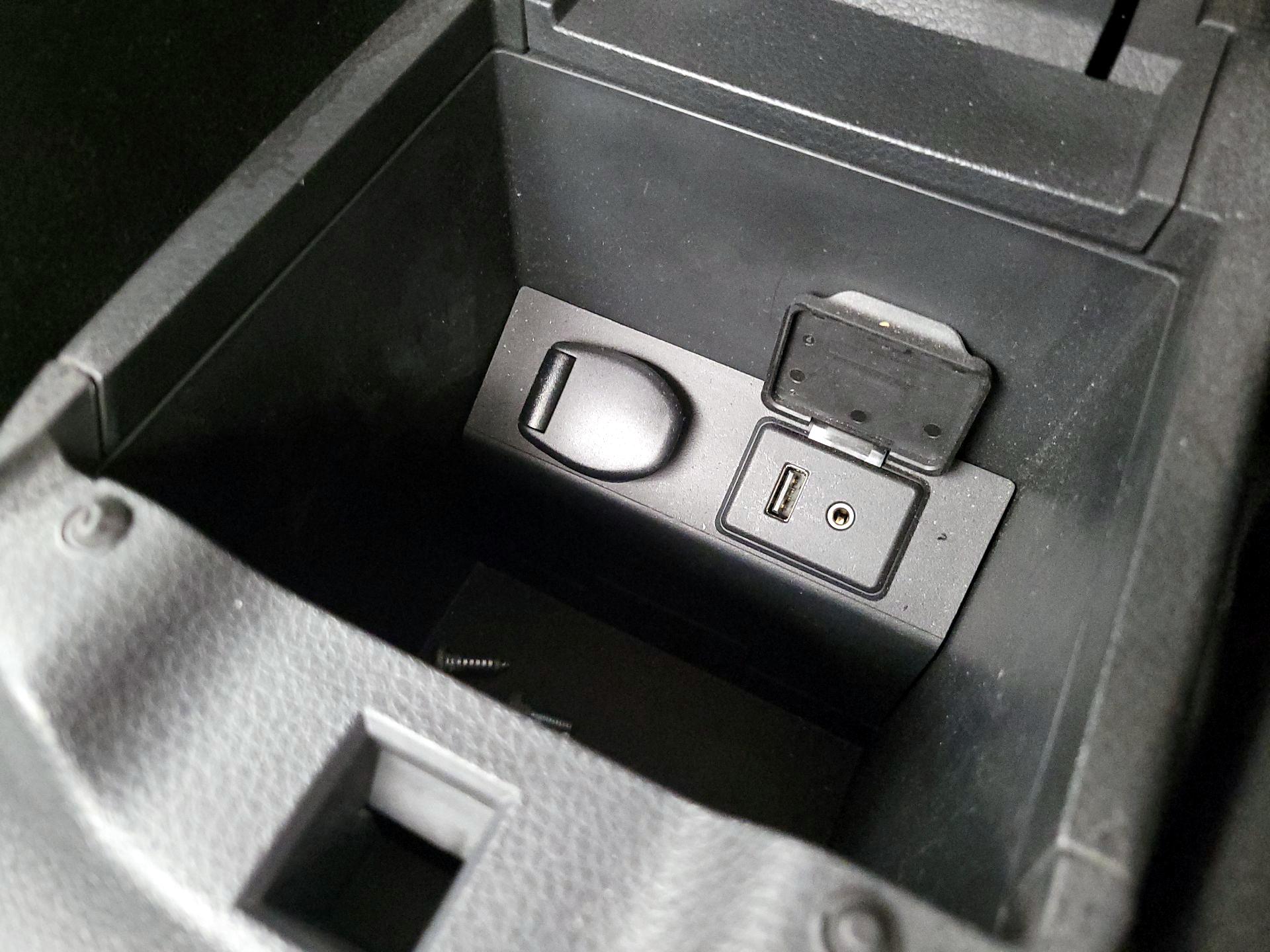 Thumbnail: 2015 Nissan Sentra - 18