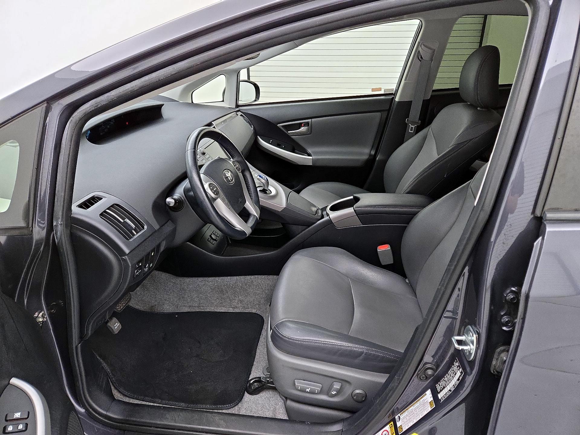 Thumbnail: 2014 Toyota Prius - 11