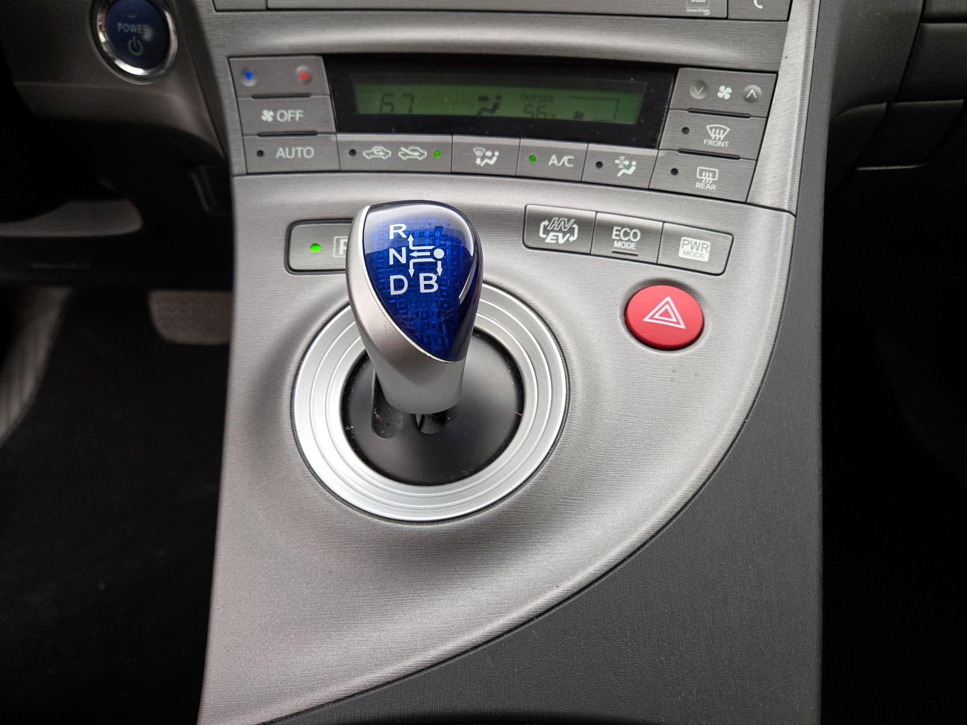 Thumbnail: 2014 Toyota Prius - 18