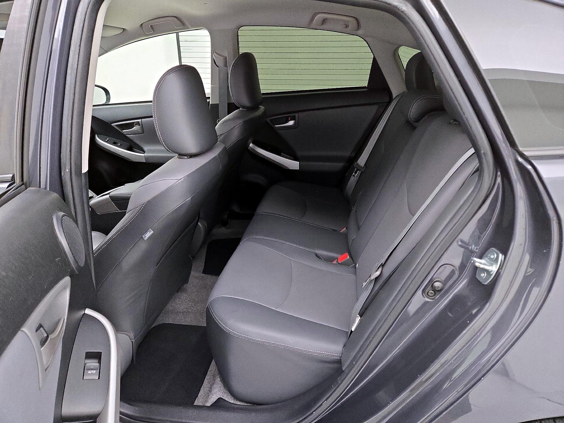 Thumbnail: 2014 Toyota Prius - 20