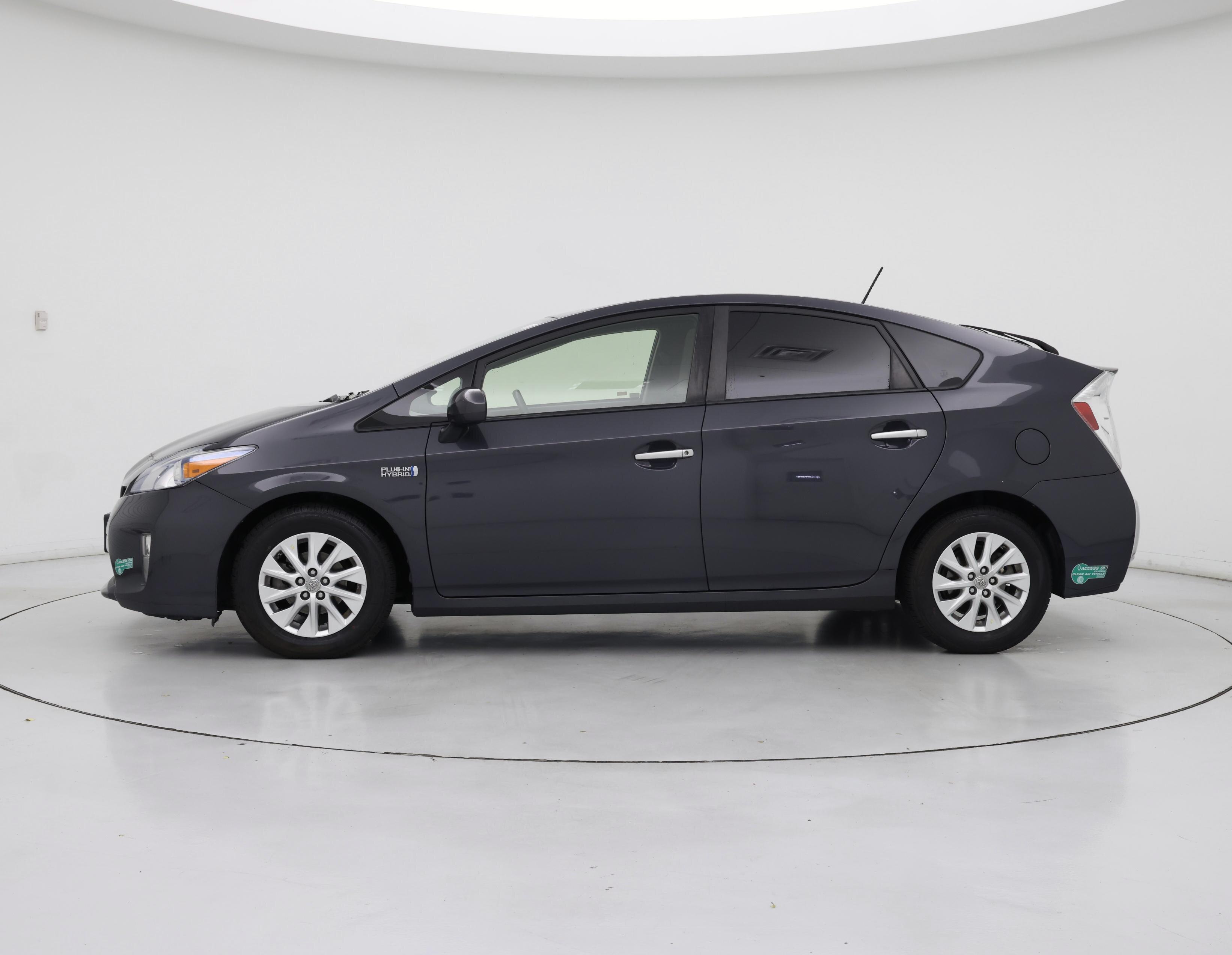 Thumbnail: 2014 Toyota Prius - 3