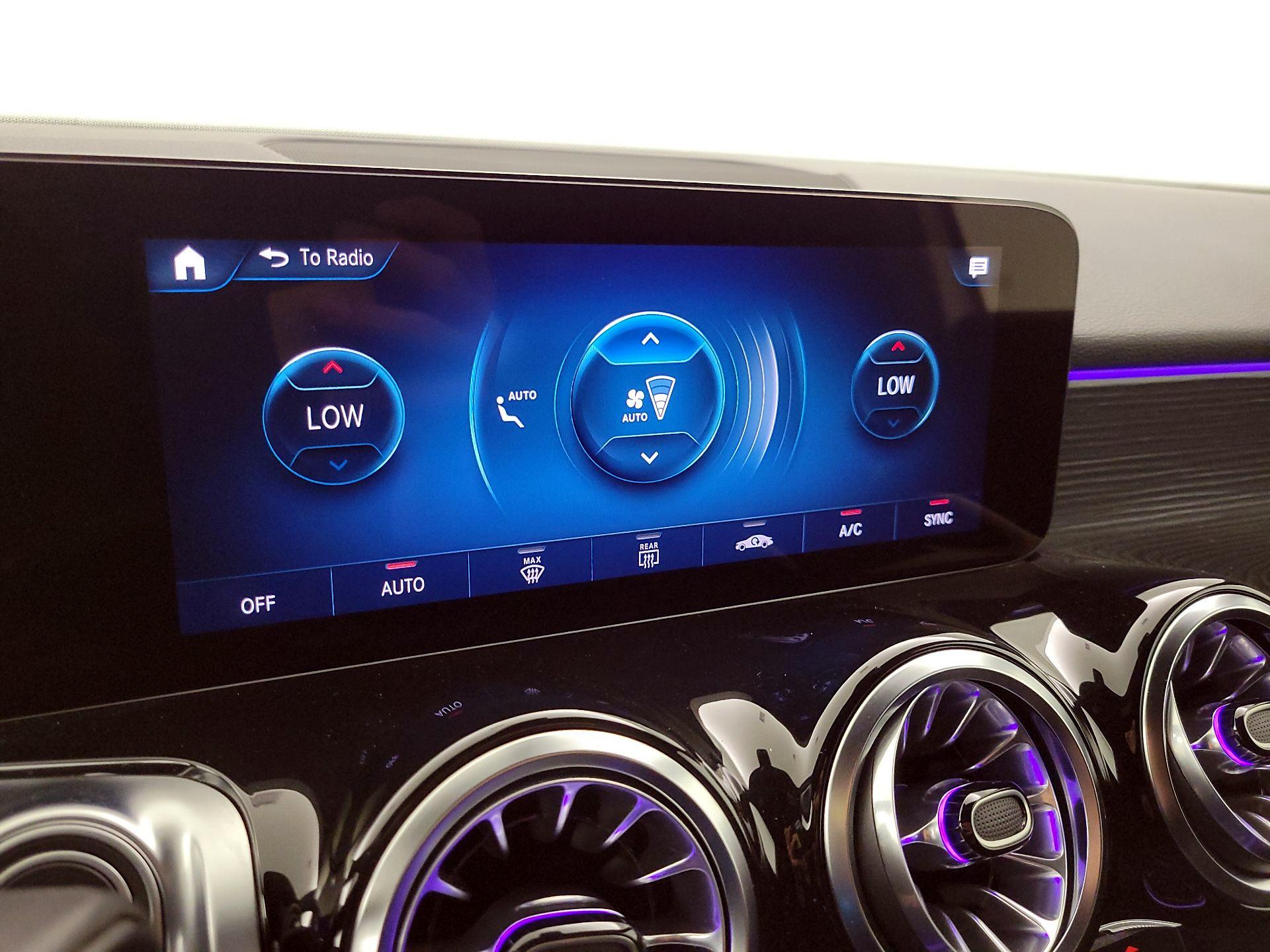 Thumbnail: 2023 Mercedes-Benz GLB - 16