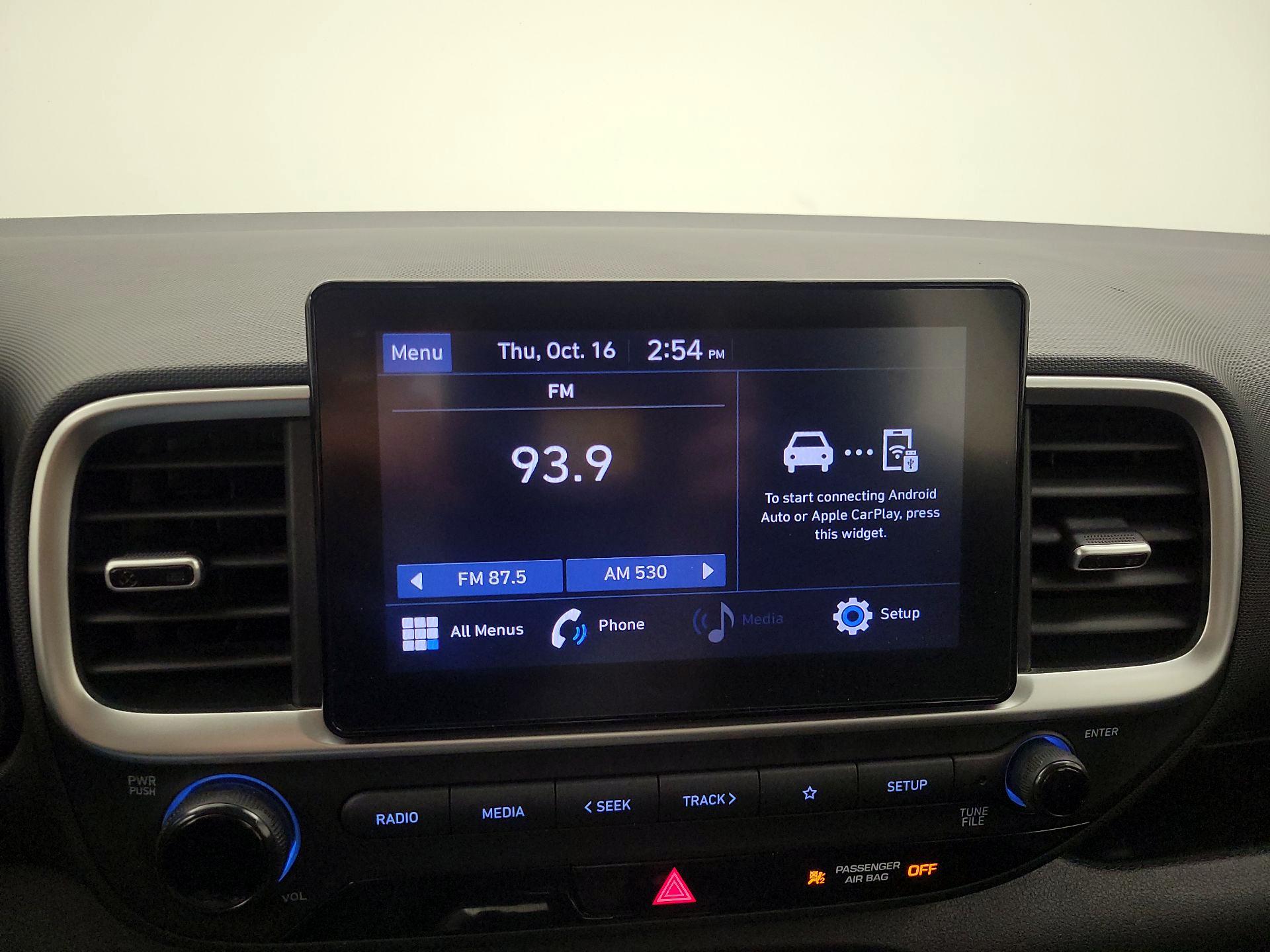 Thumbnail: 2022 Hyundai Venue - 15