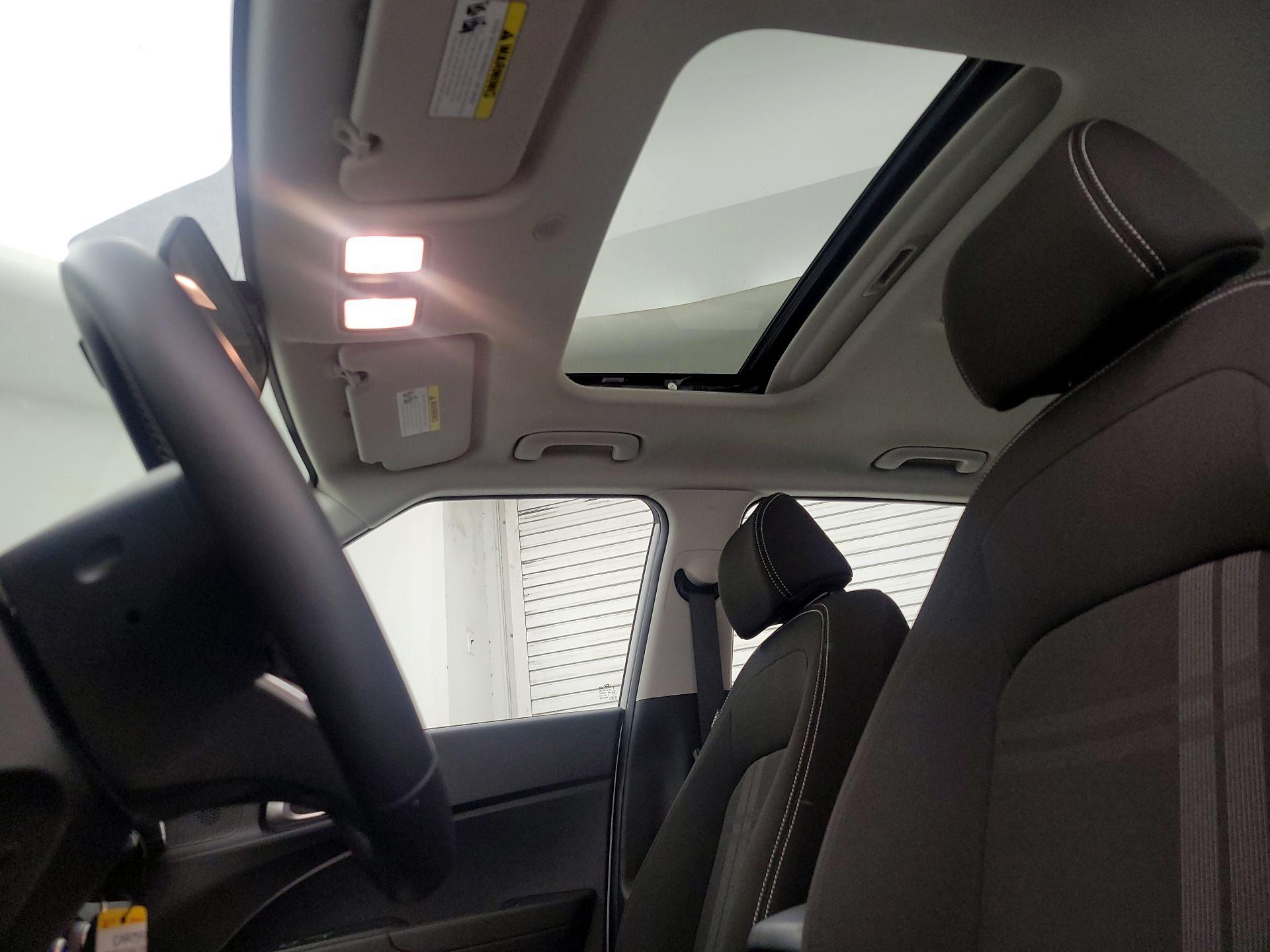 Thumbnail: 2022 Hyundai Venue - 19