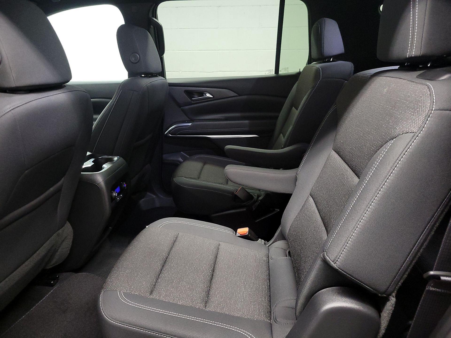 Thumbnail: 2025 Chevrolet Traverse - 18