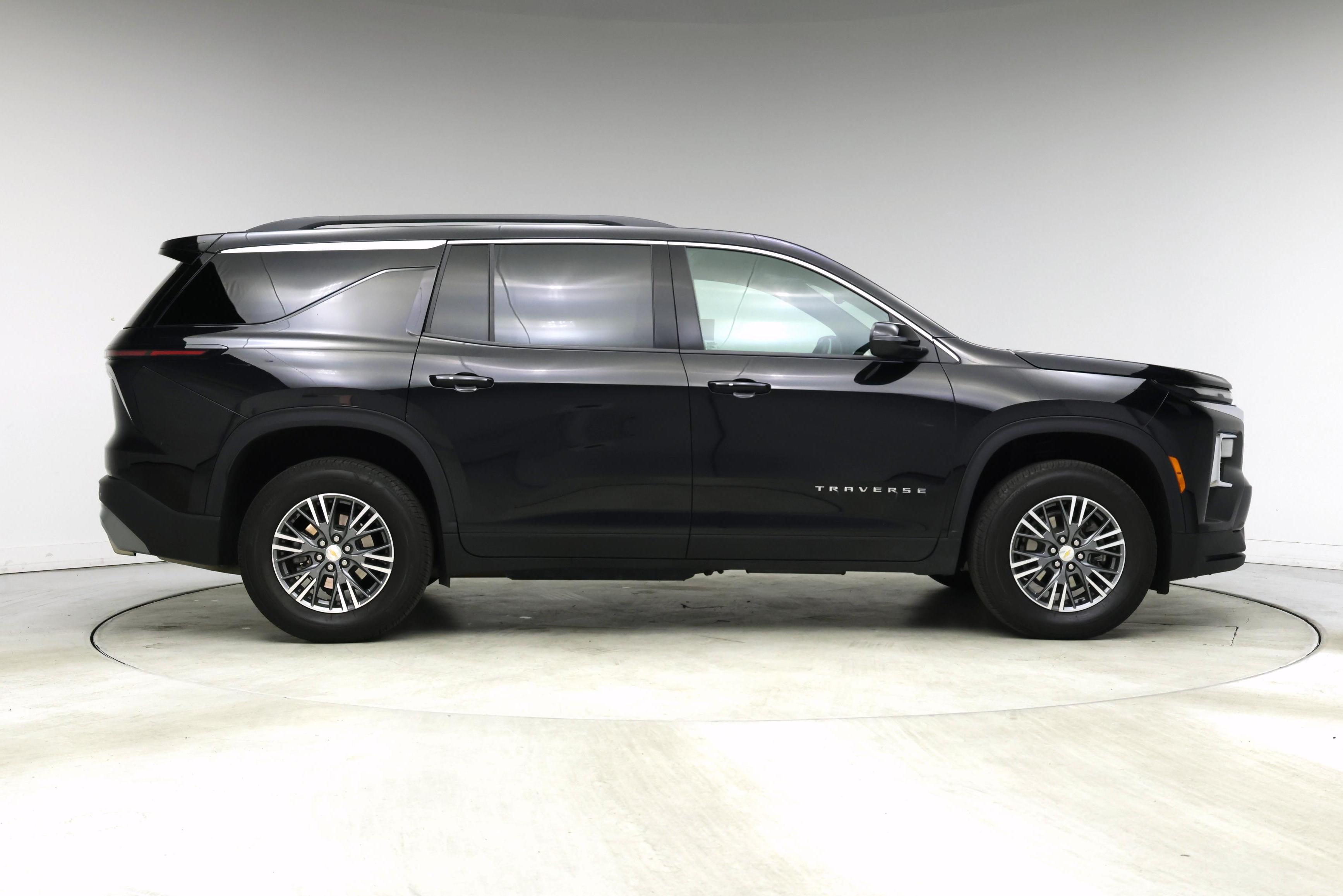 Thumbnail: 2025 Chevrolet Traverse - 7