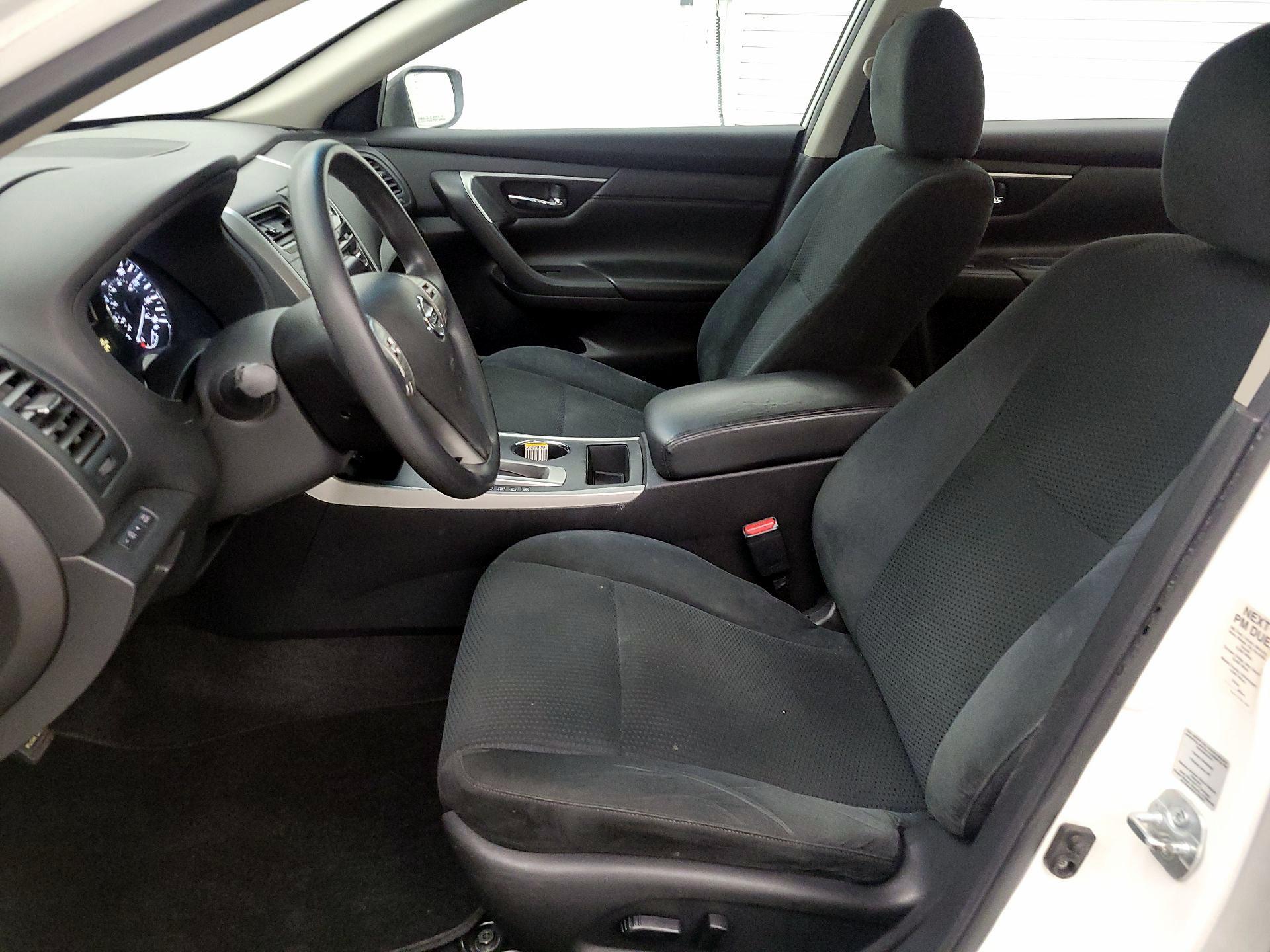 Thumbnail: 2015 Nissan Altima - 11