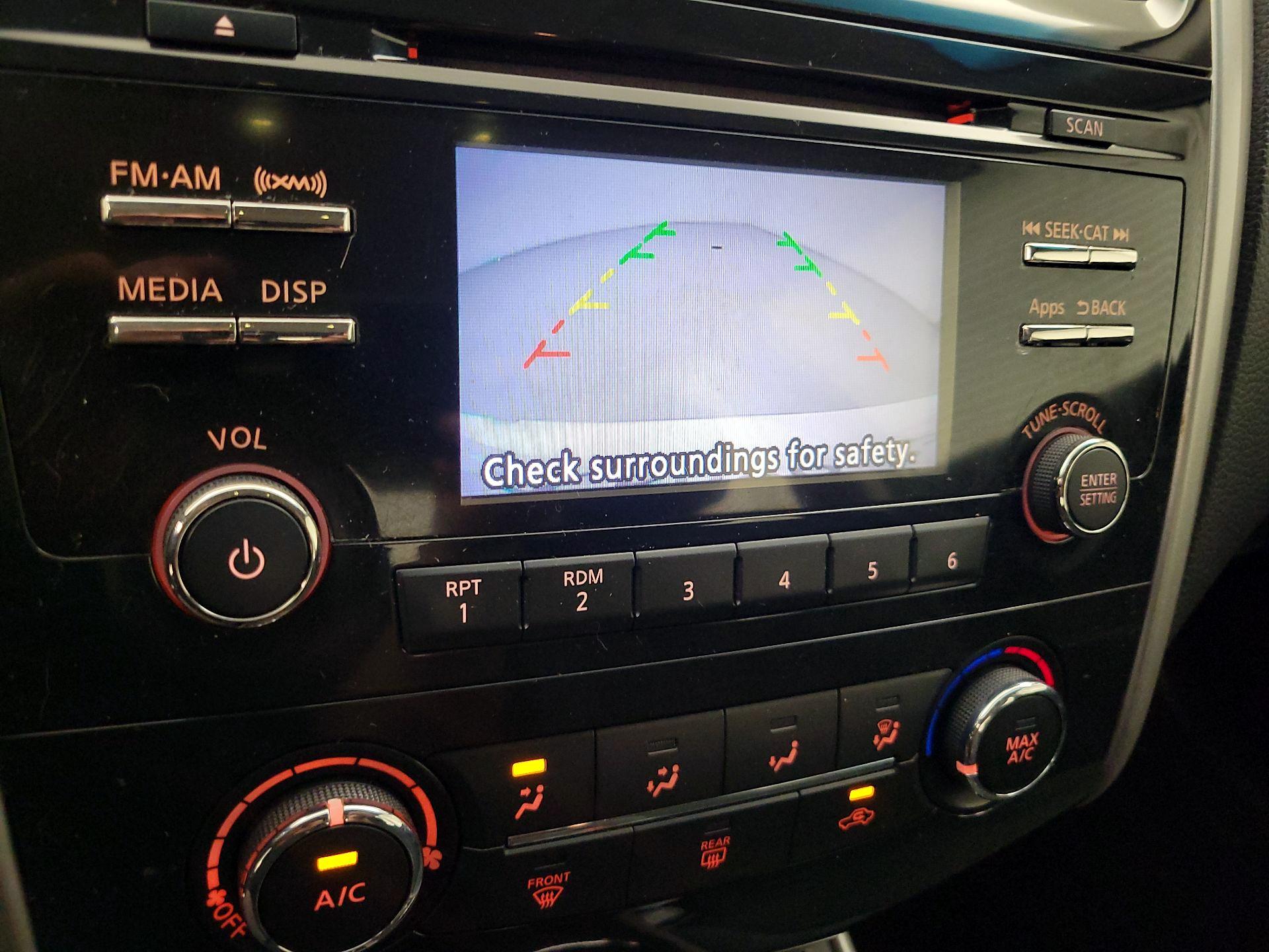 Thumbnail: 2015 Nissan Altima - 14