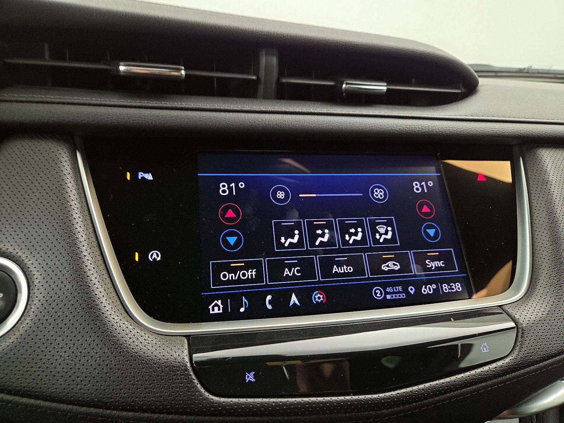 Thumbnail: 2022 Cadillac XT5 - 17